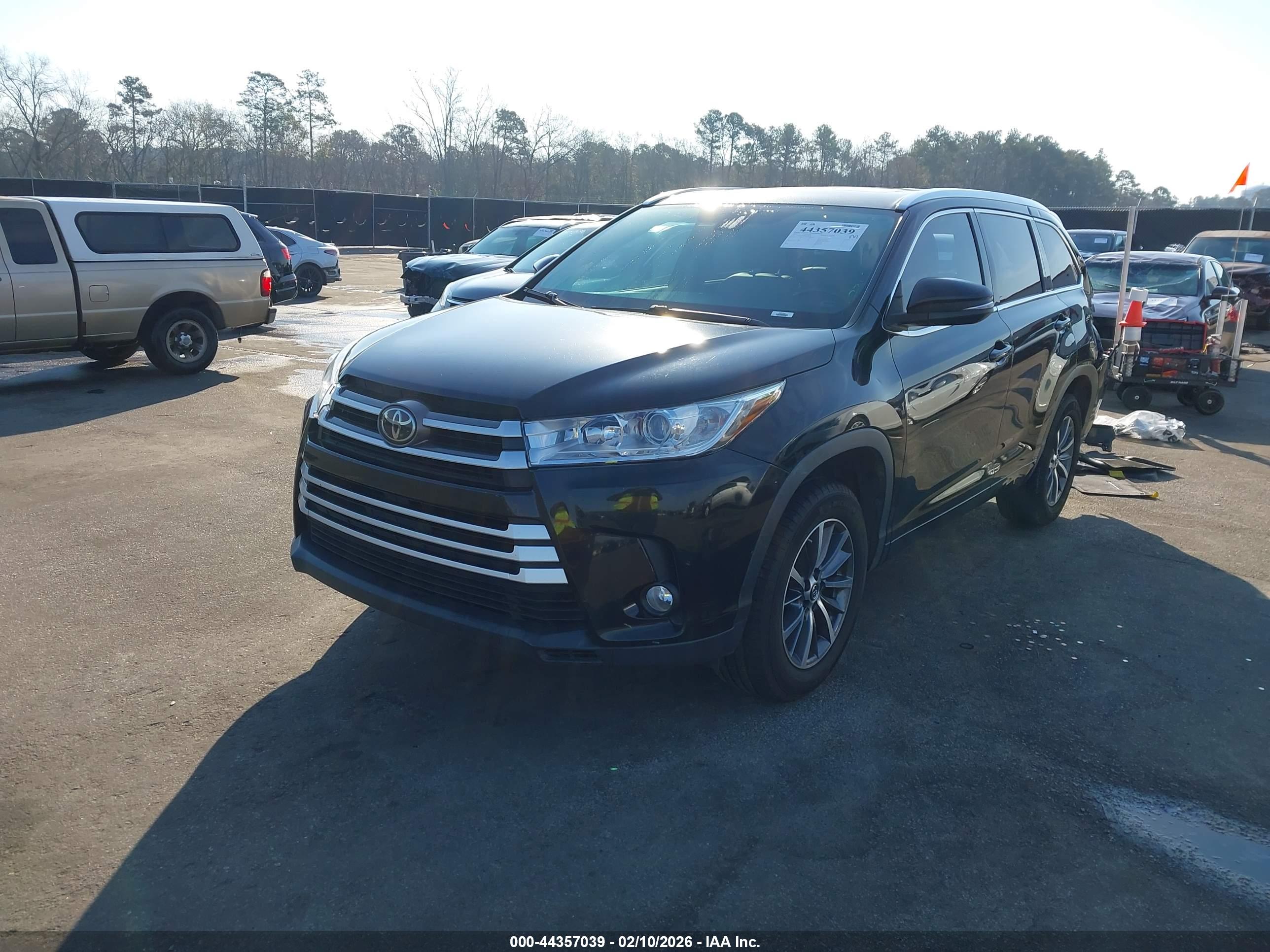 TOYOTA HIGHLANDER image 2