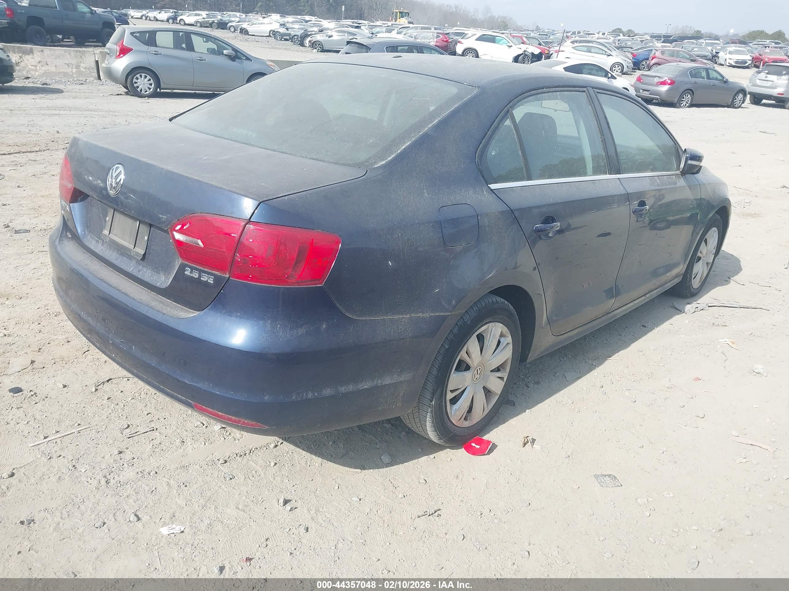 VOLKSWAGEN JETTA image 4