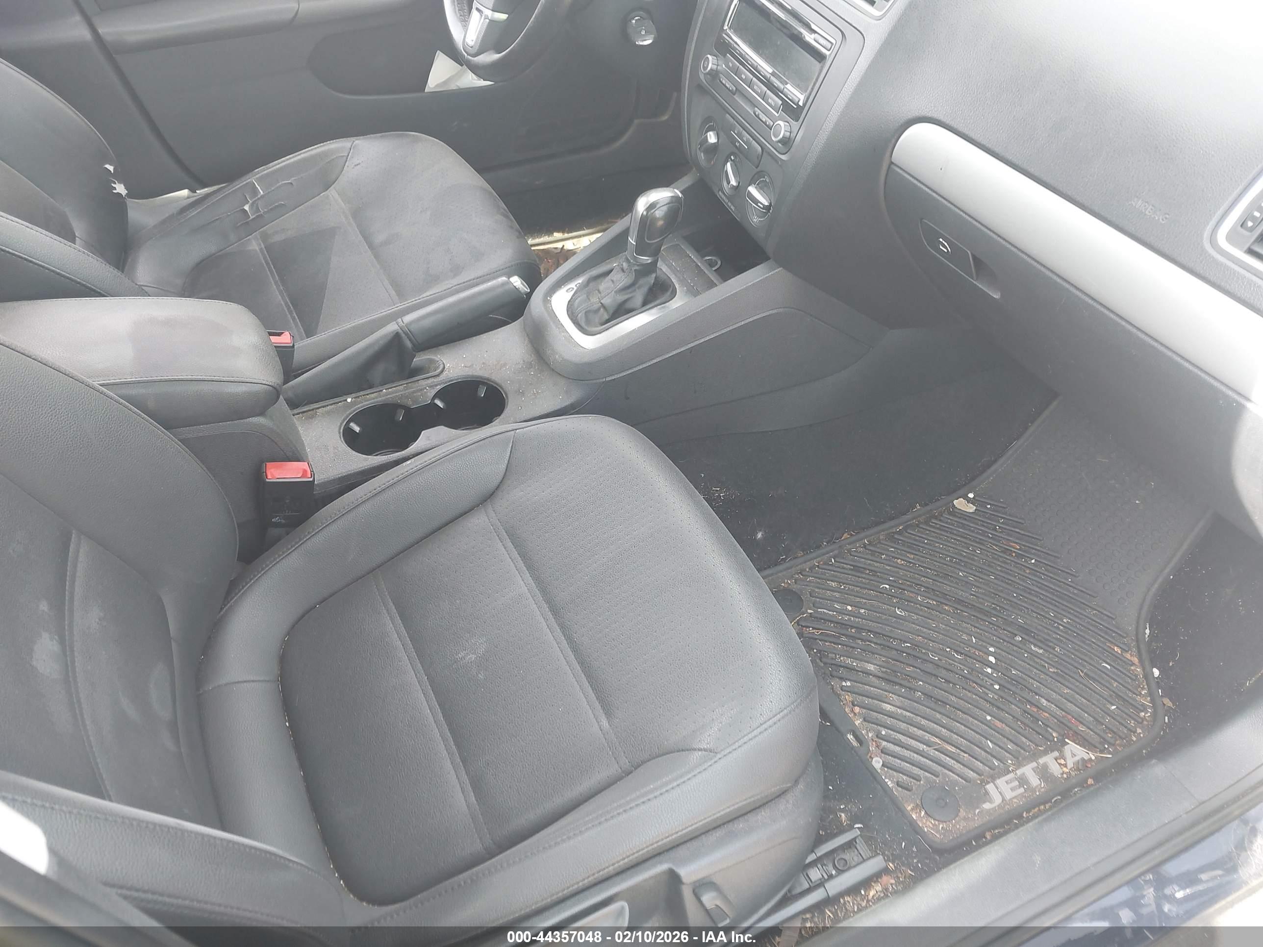 VOLKSWAGEN JETTA image 5