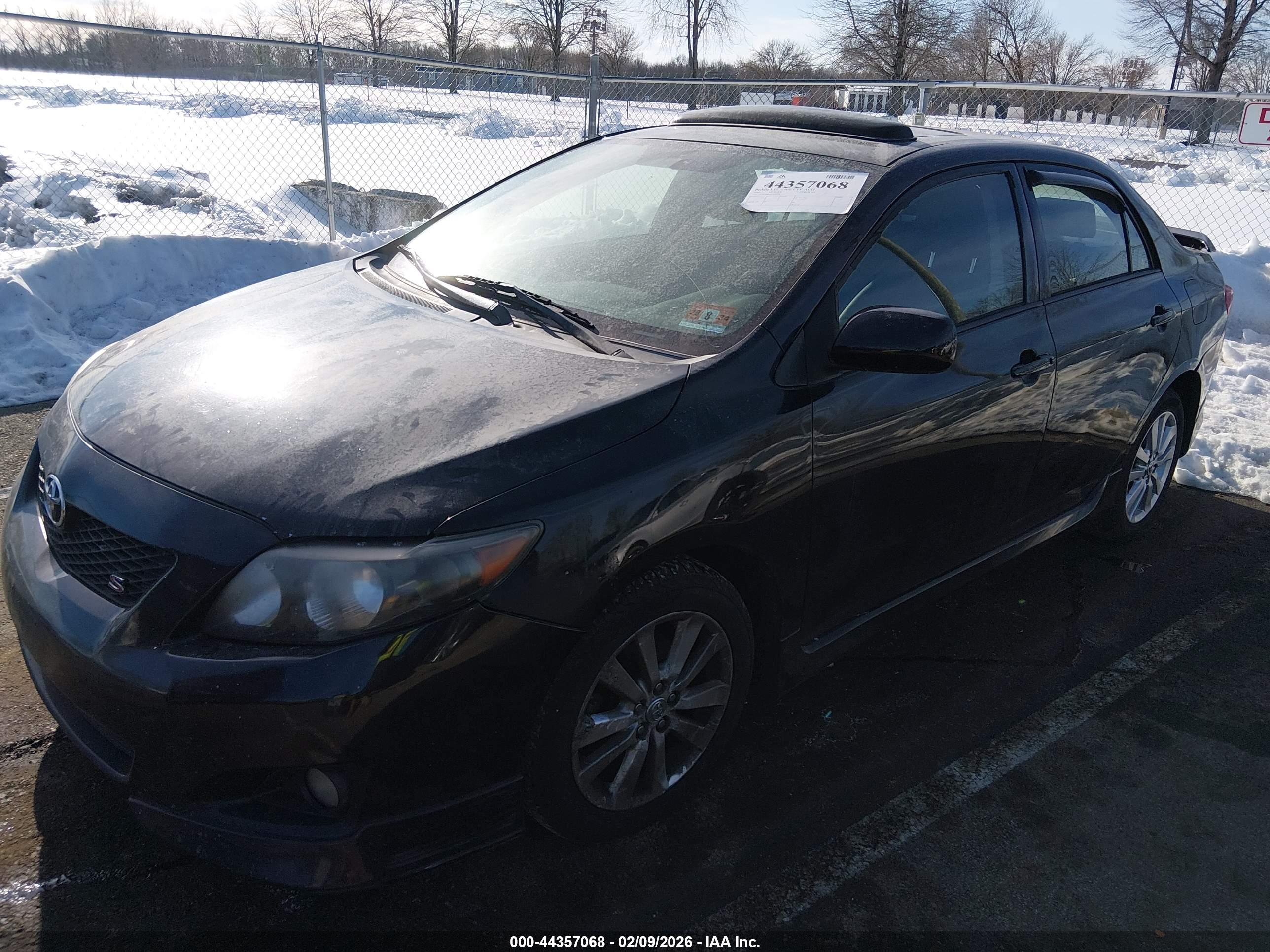 TOYOTA COROLLA image 2