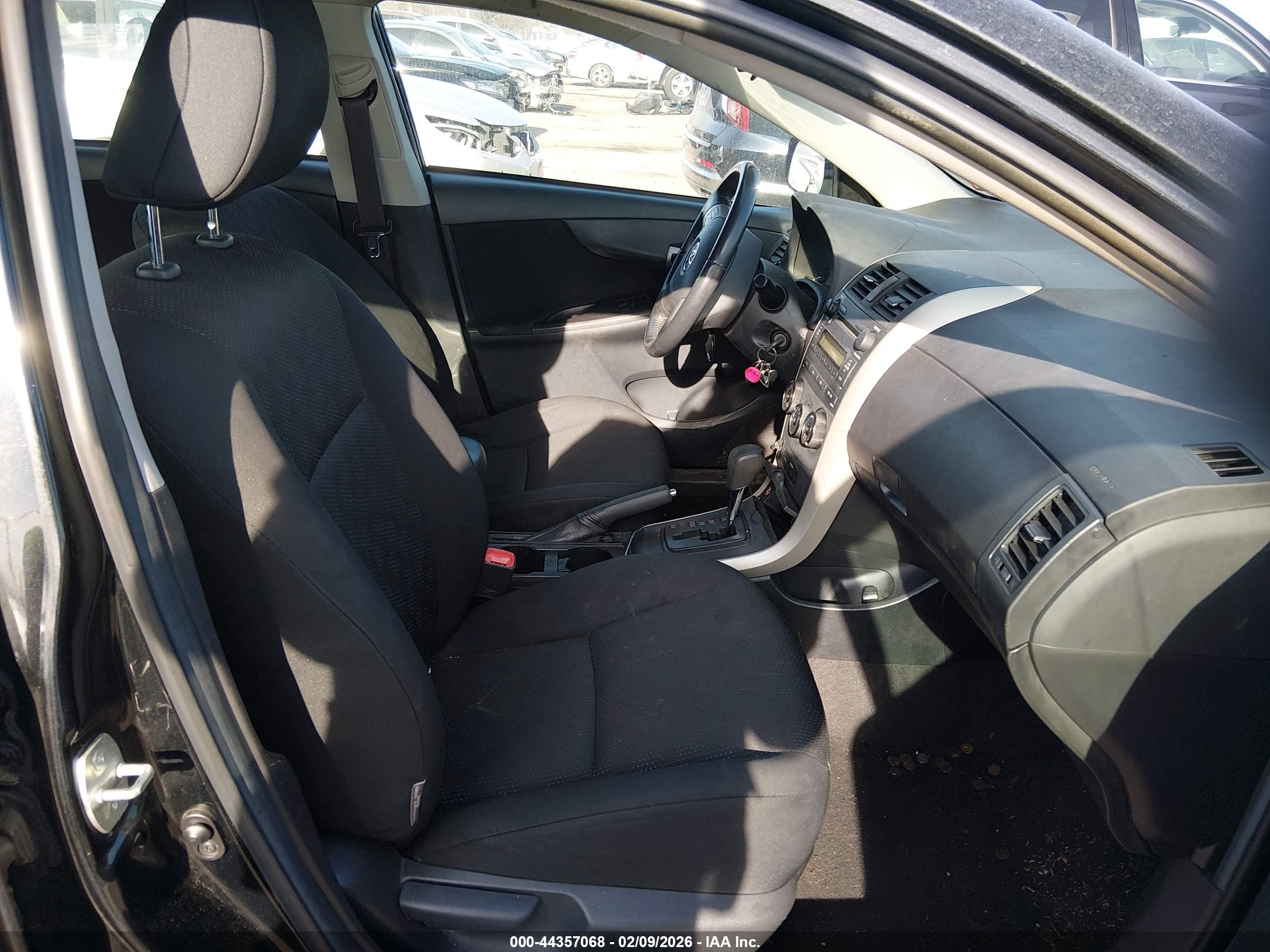 TOYOTA COROLLA image 5