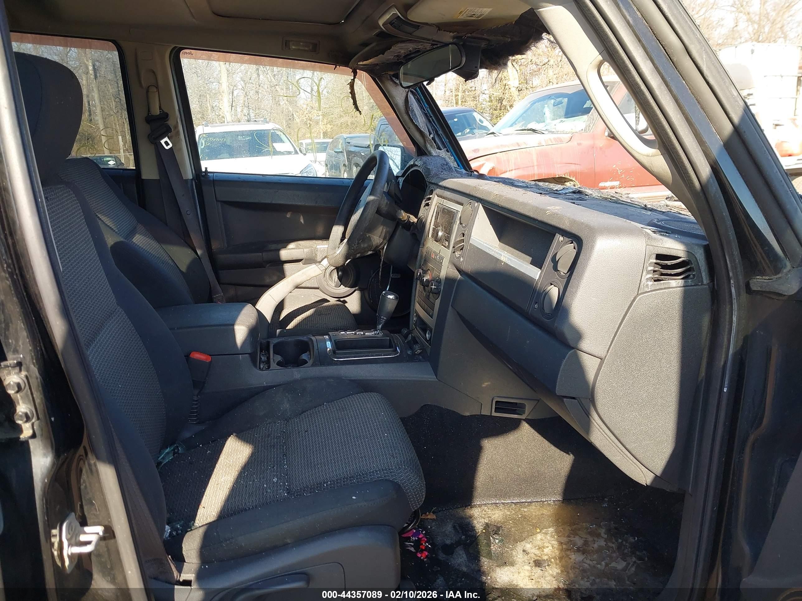 JEEP COMMANDER image 5