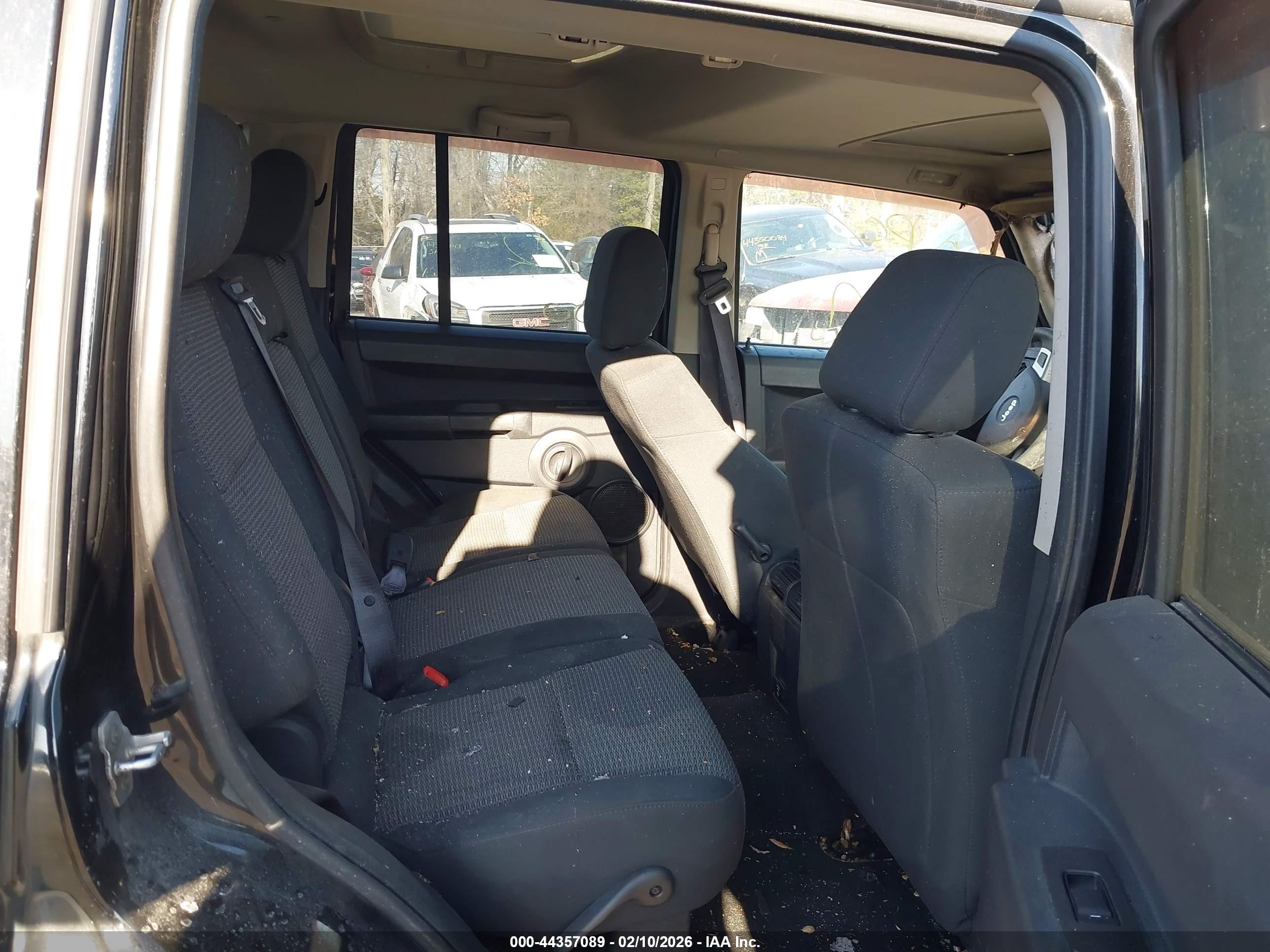 JEEP COMMANDER image 8