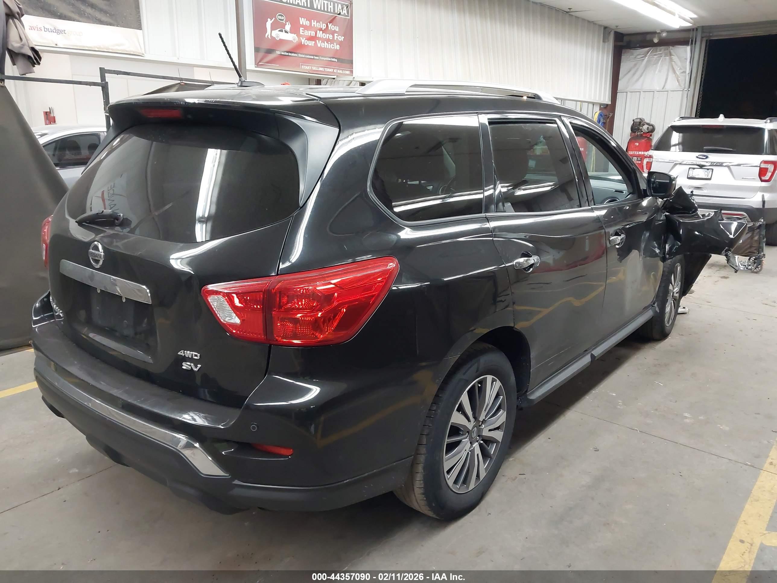 NISSAN PATHFINDER image 4