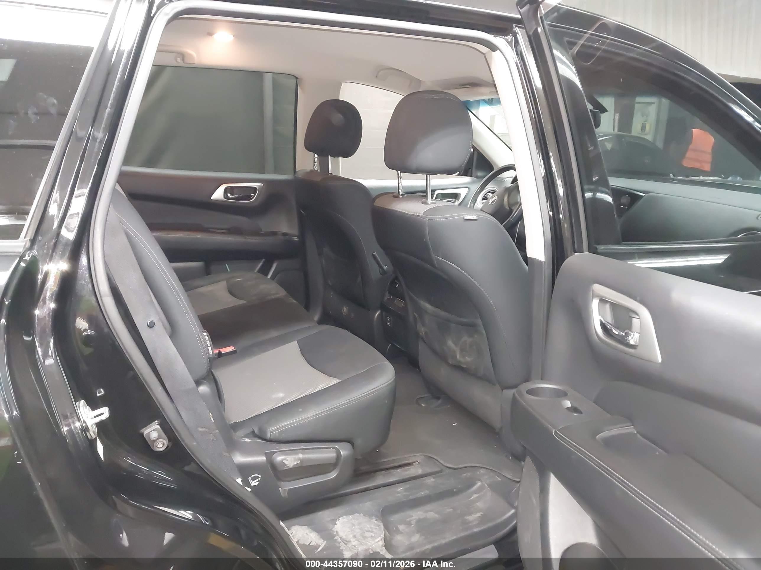 NISSAN PATHFINDER image 8