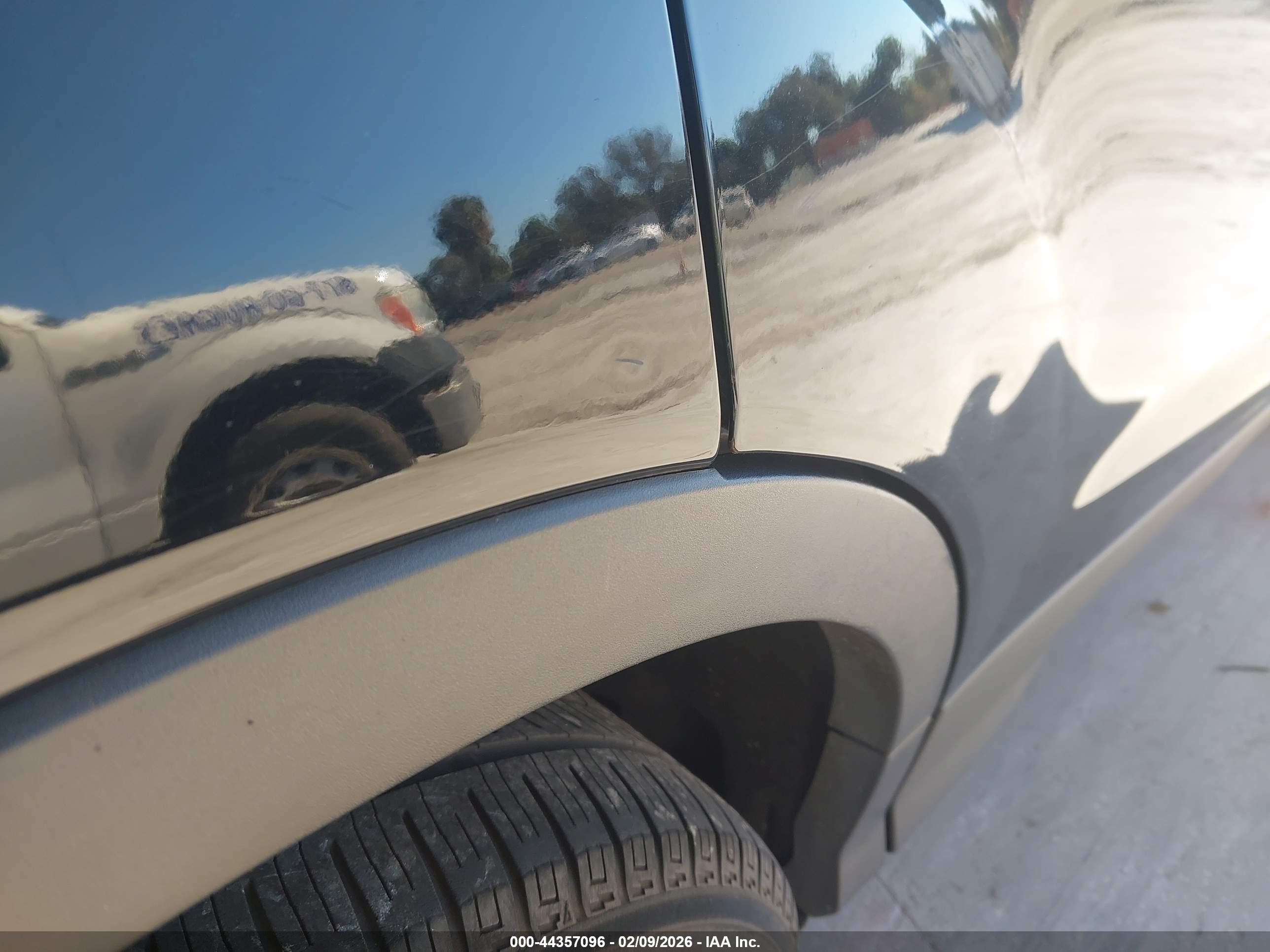 FORD ESCAPE image 6