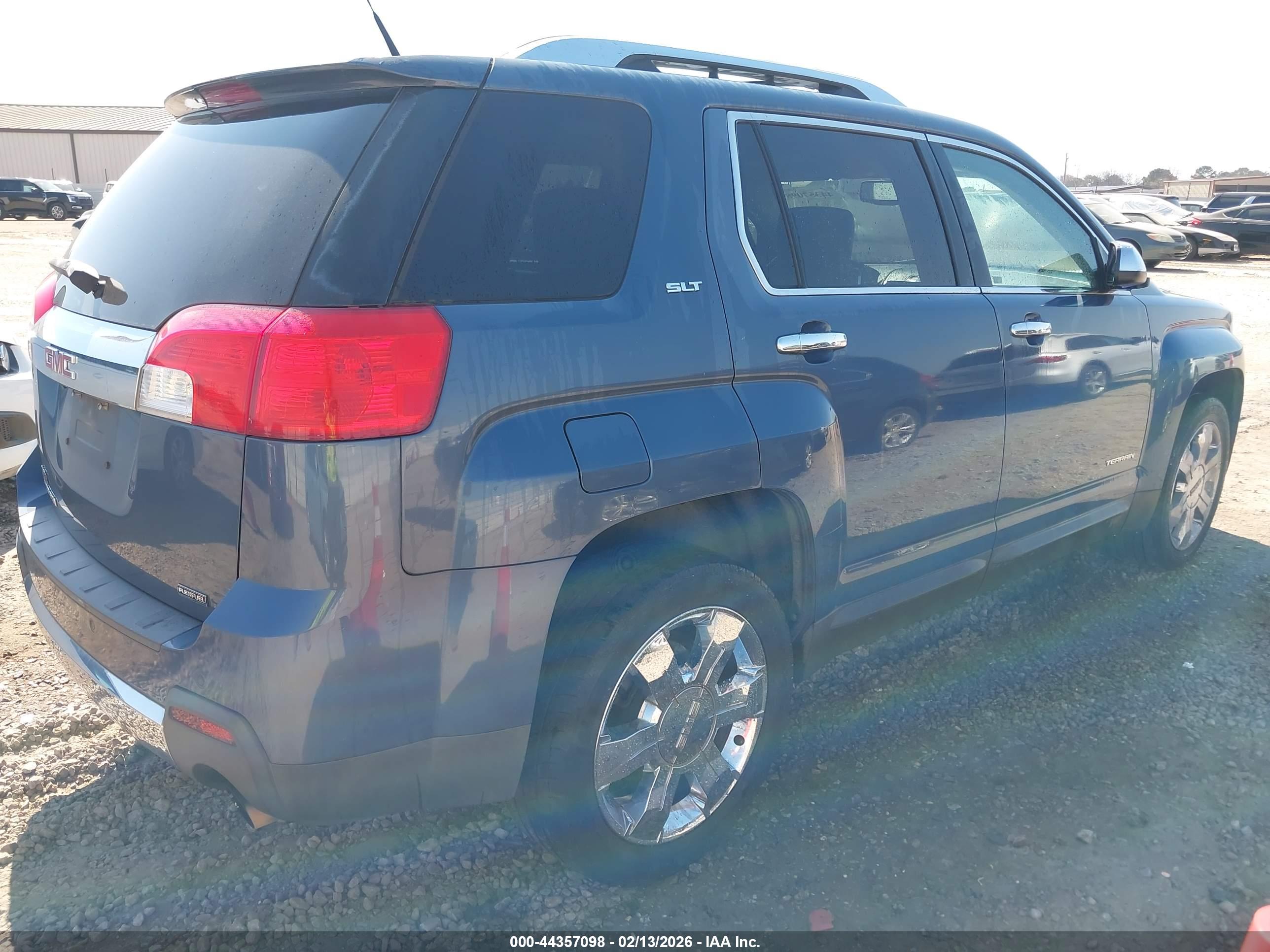 GMC TERRAIN image 4
