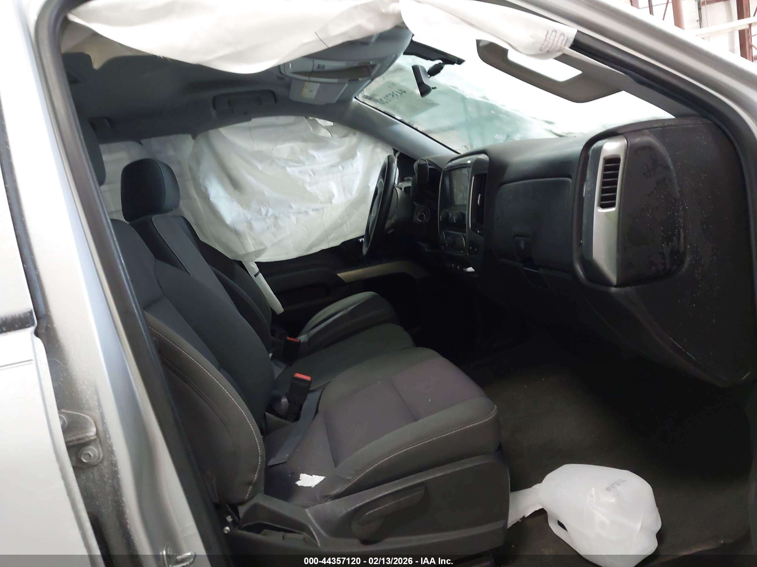 CHEVROLET SILVERADO image 5