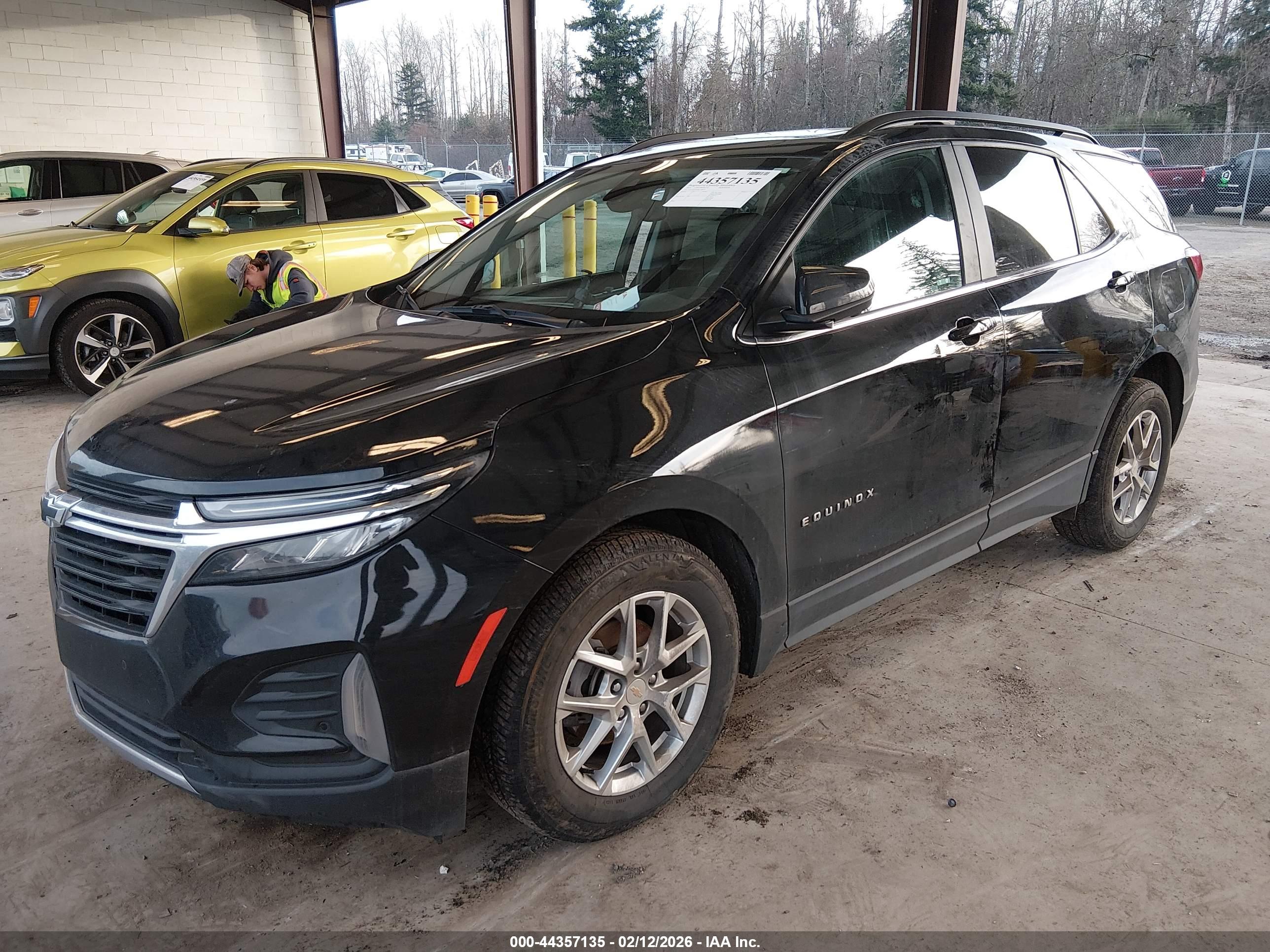 CHEVROLET EQUINOX image 2