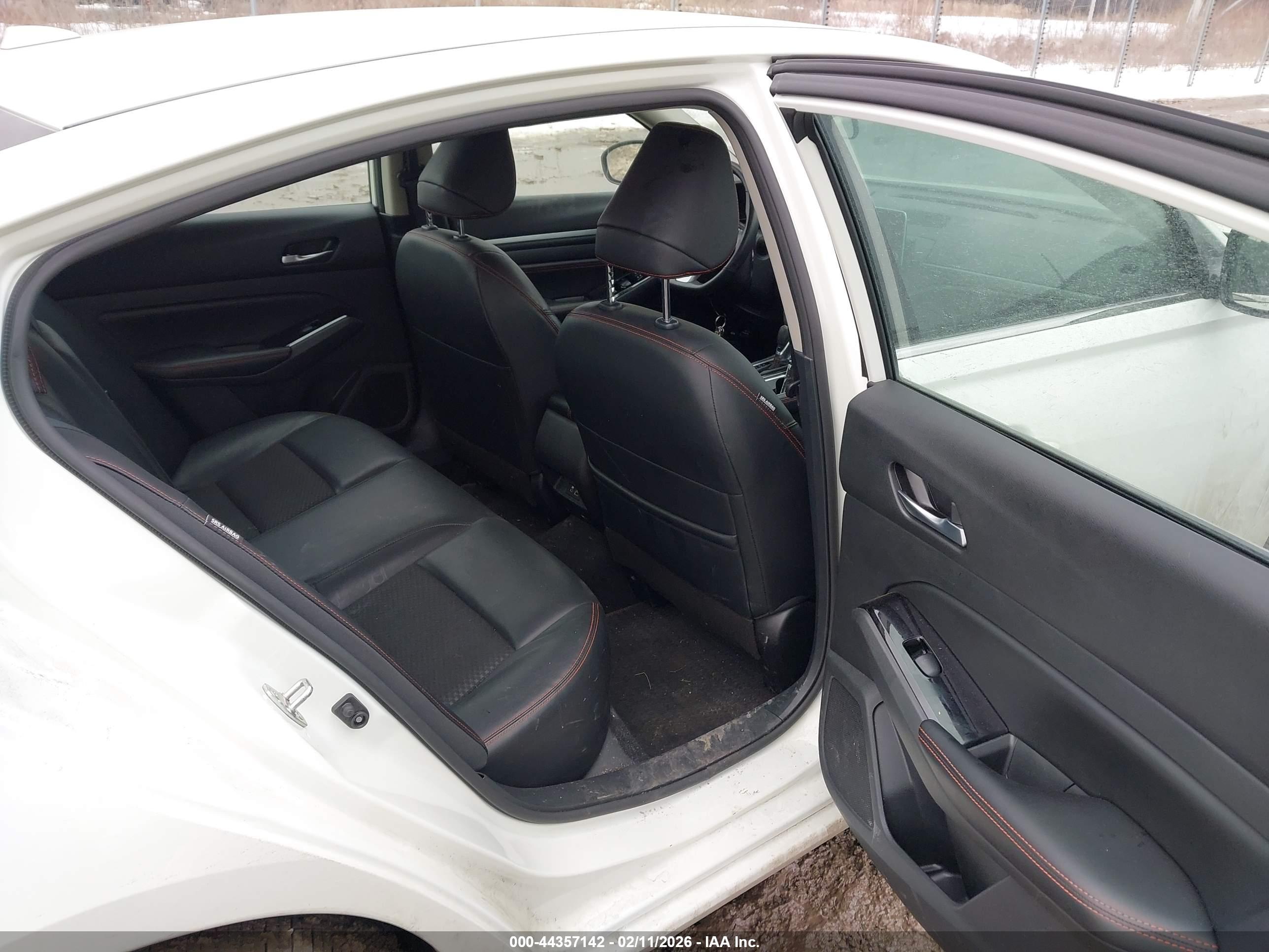 NISSAN ALTIMA image 8