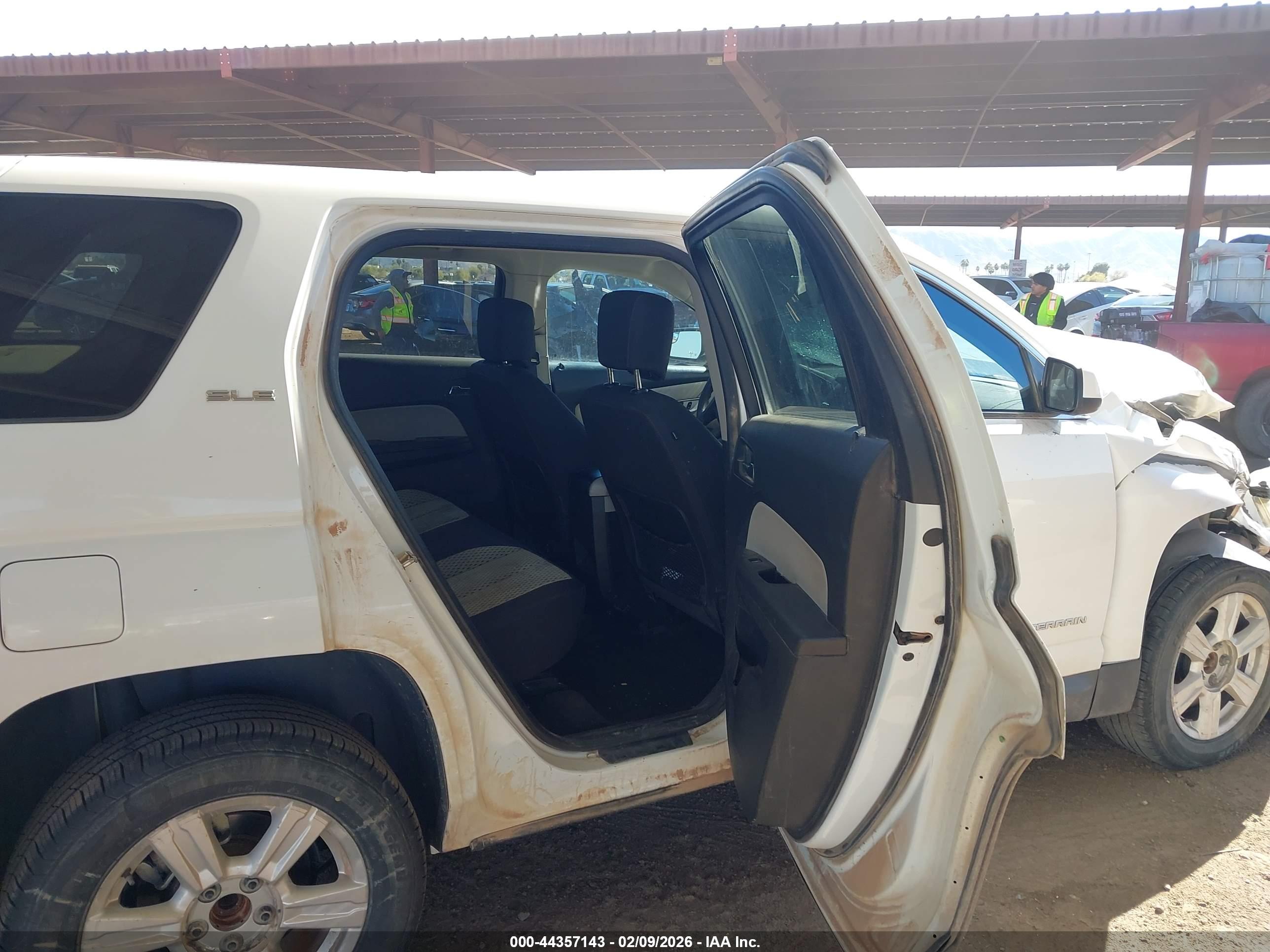 GMC TERRAIN image 8