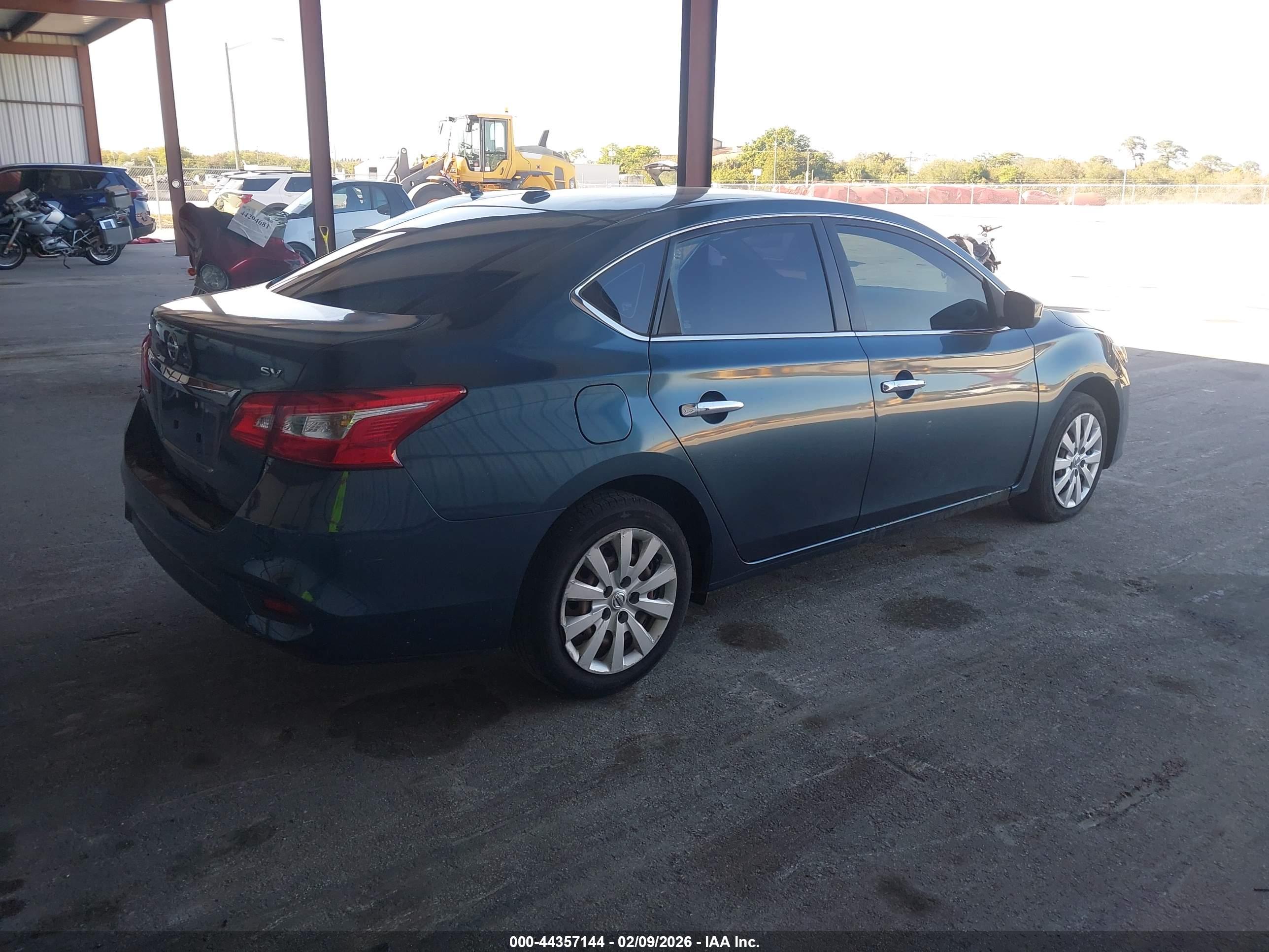 NISSAN SENTRA image 4