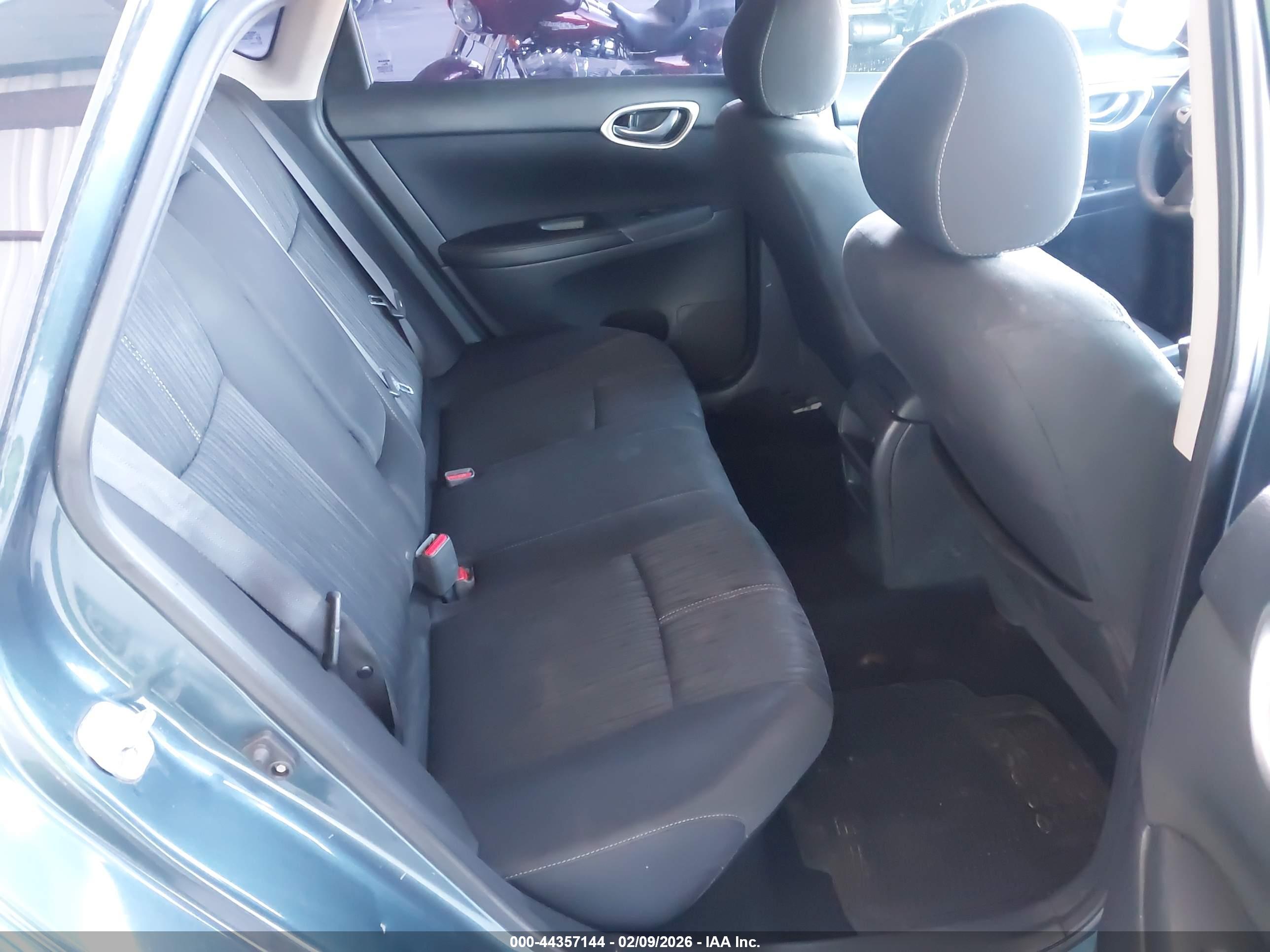 NISSAN SENTRA image 8