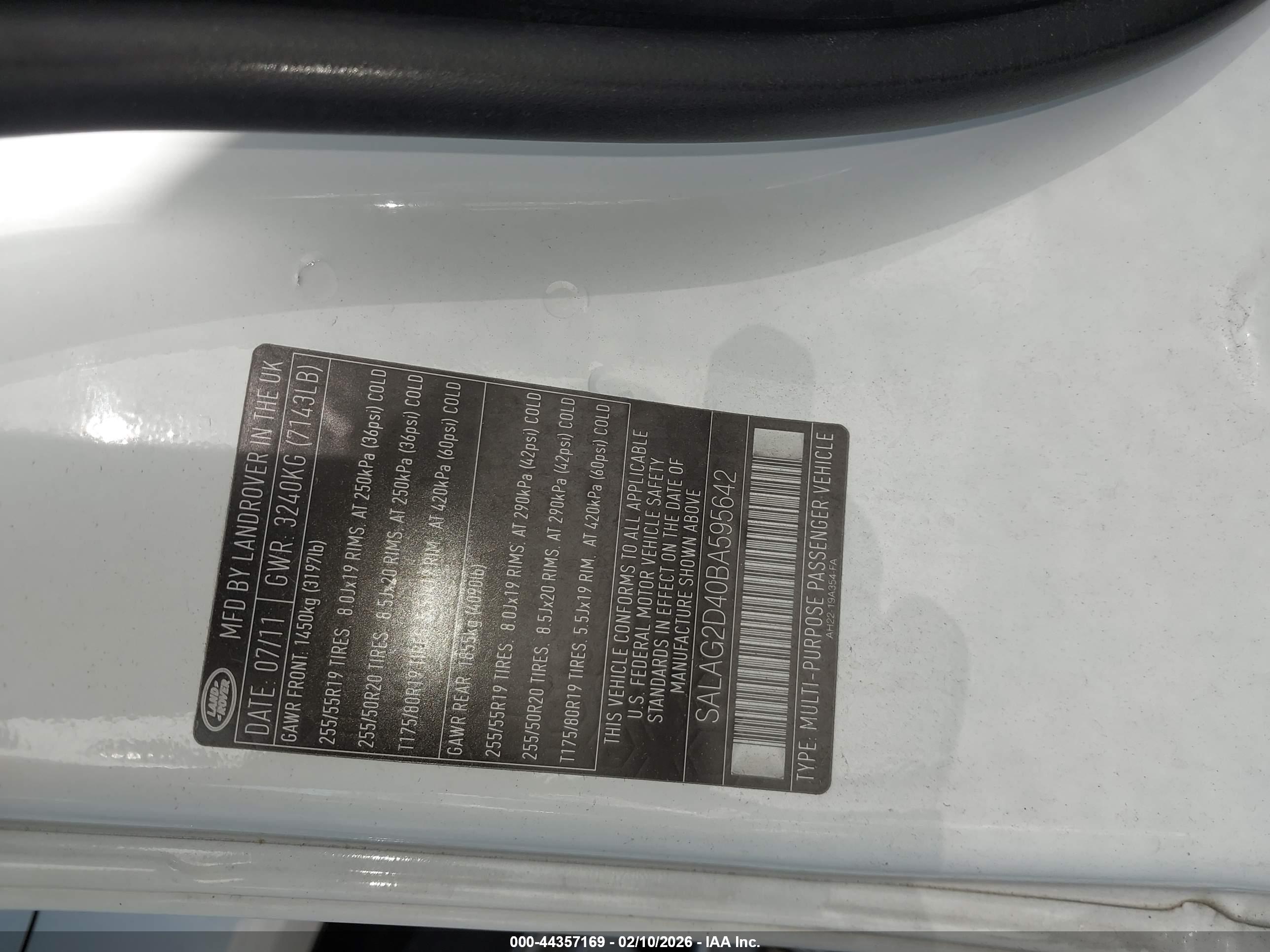 LAND ROVER image 9