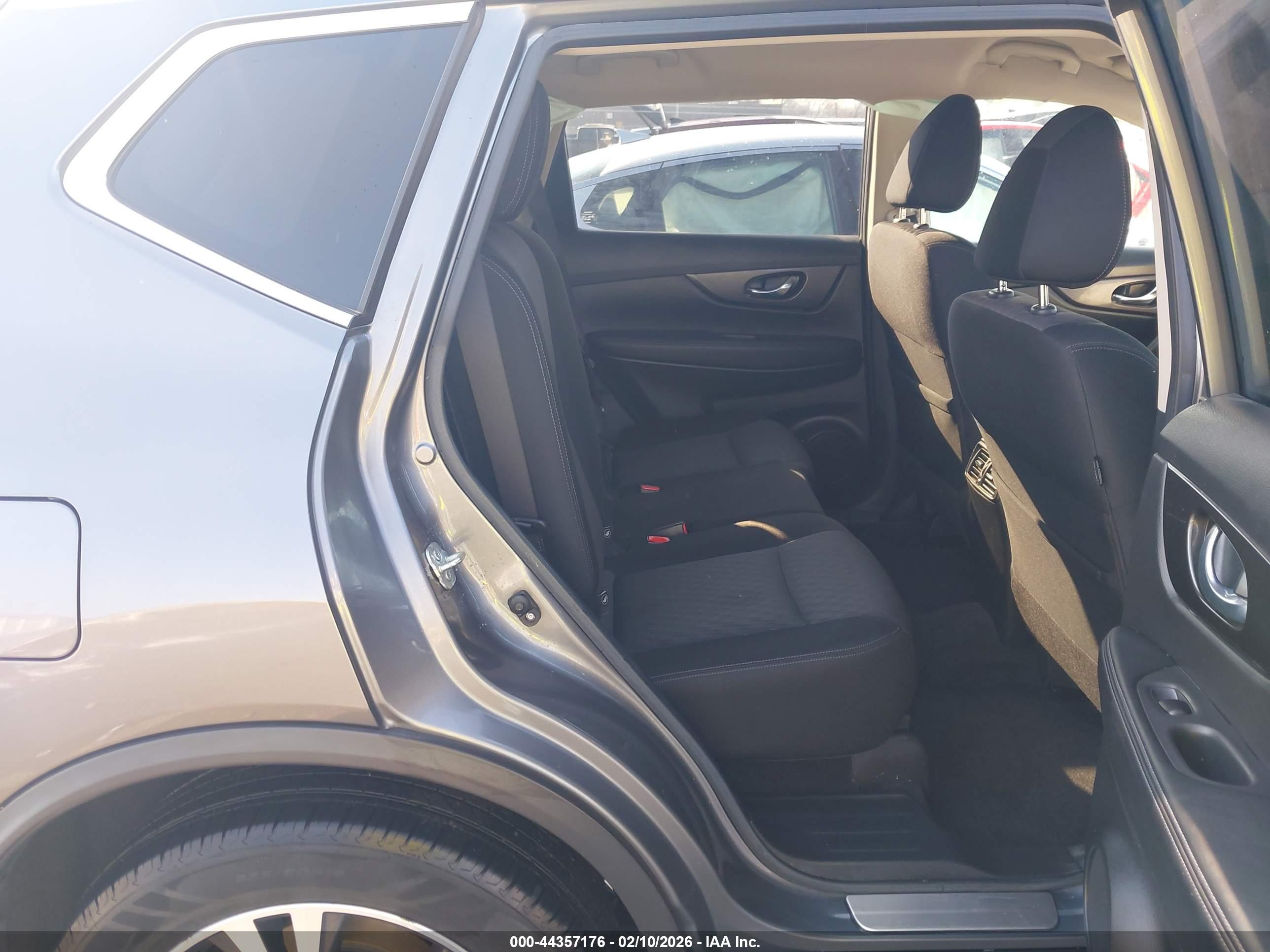 NISSAN ROGUE image 8