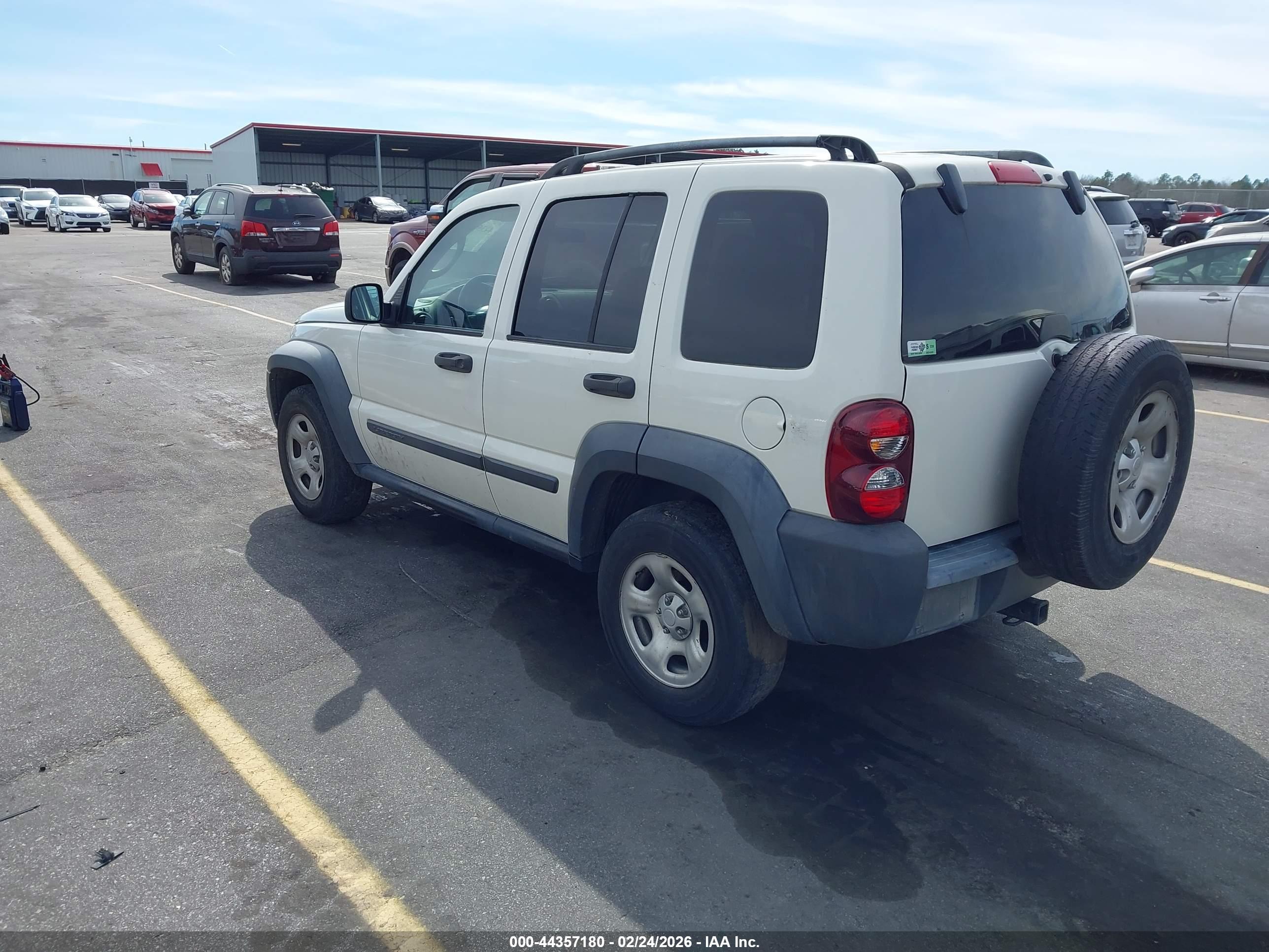 JEEP LIBERTY image 3