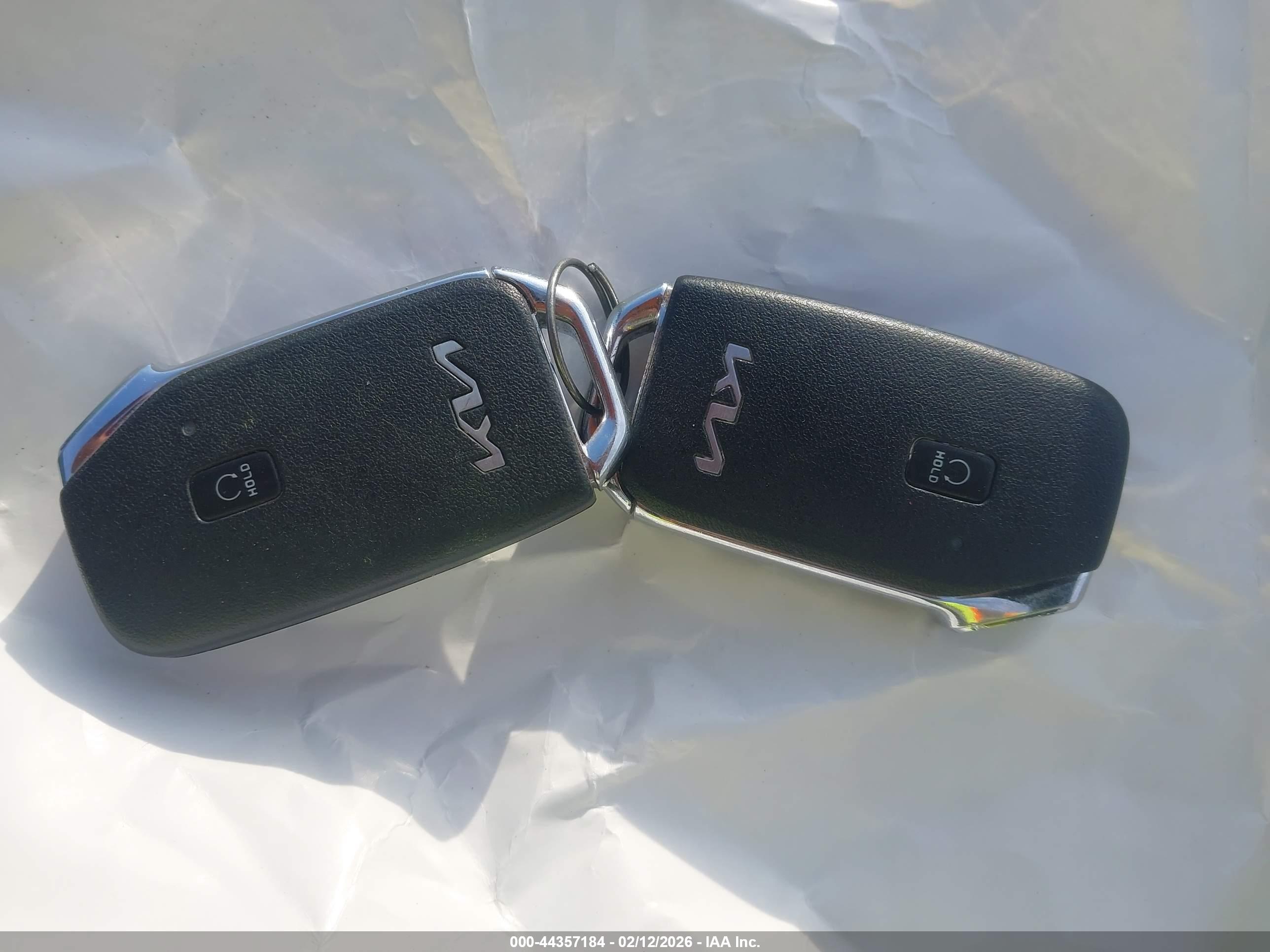 KIA K5 image 11