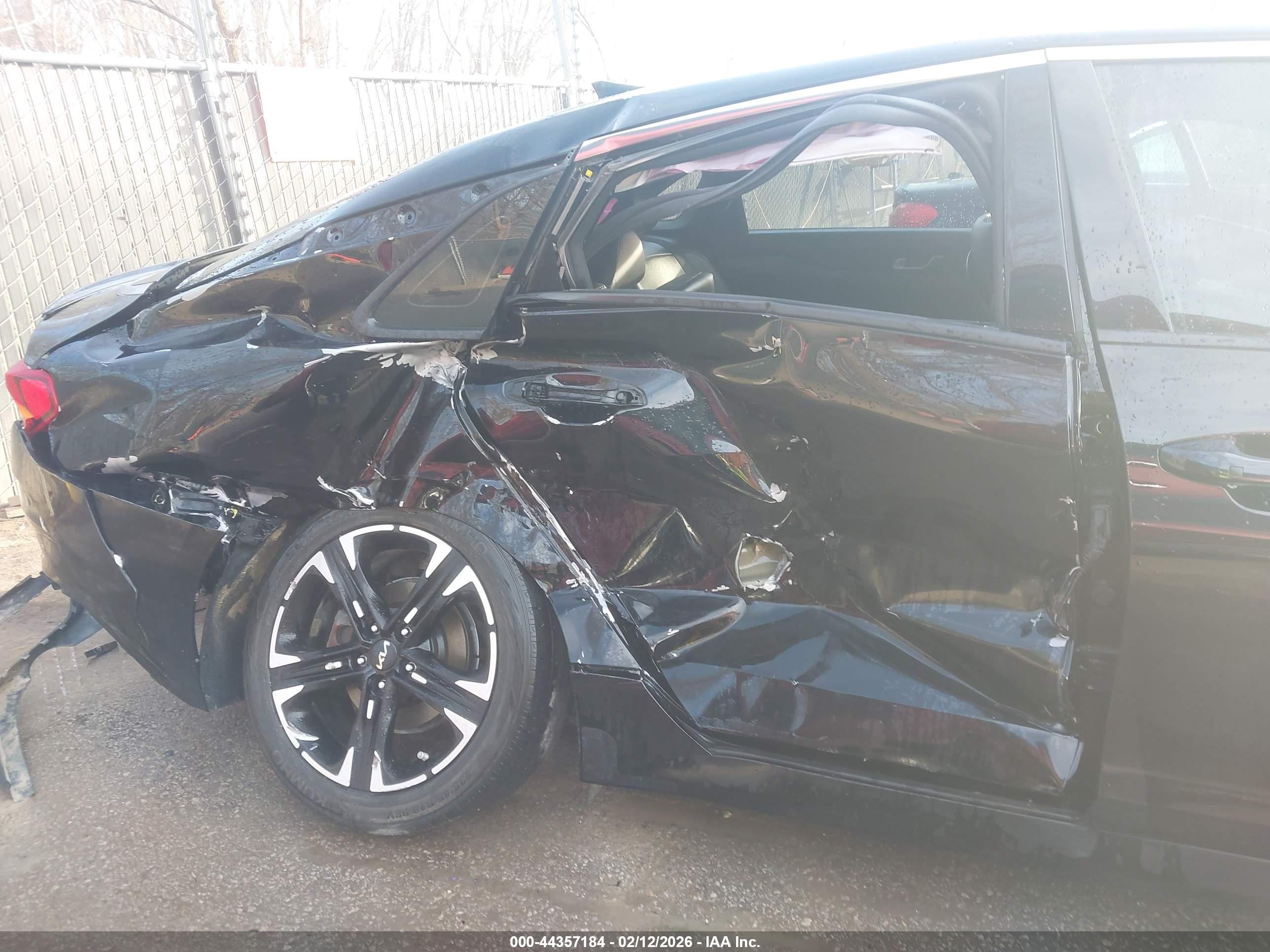 KIA K5 image 6