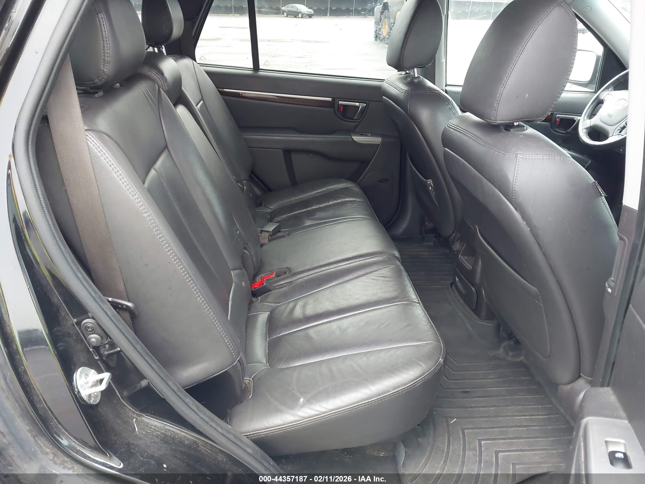 HYUNDAI SANTA image 8