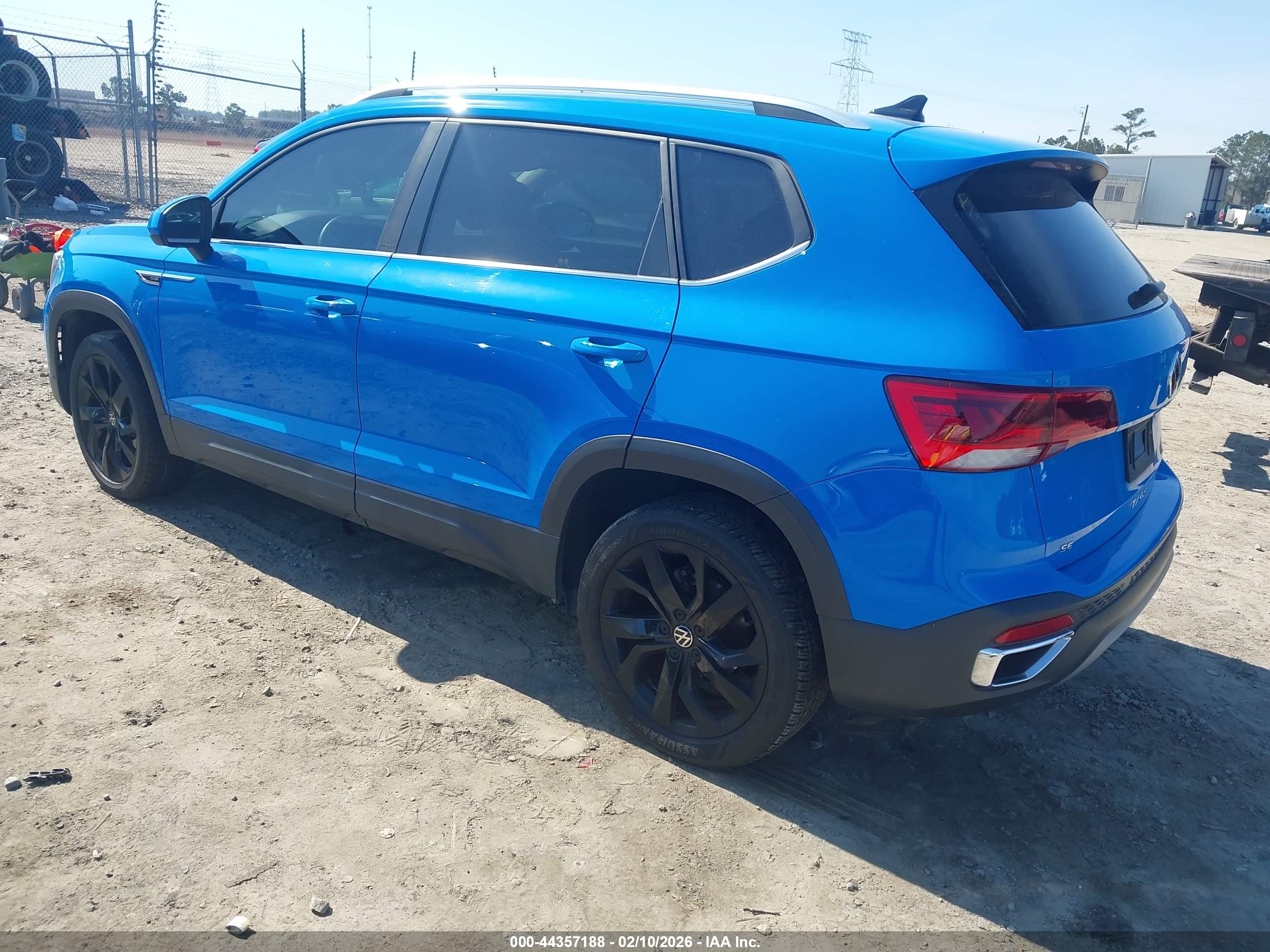 VOLKSWAGEN TAOS image 3