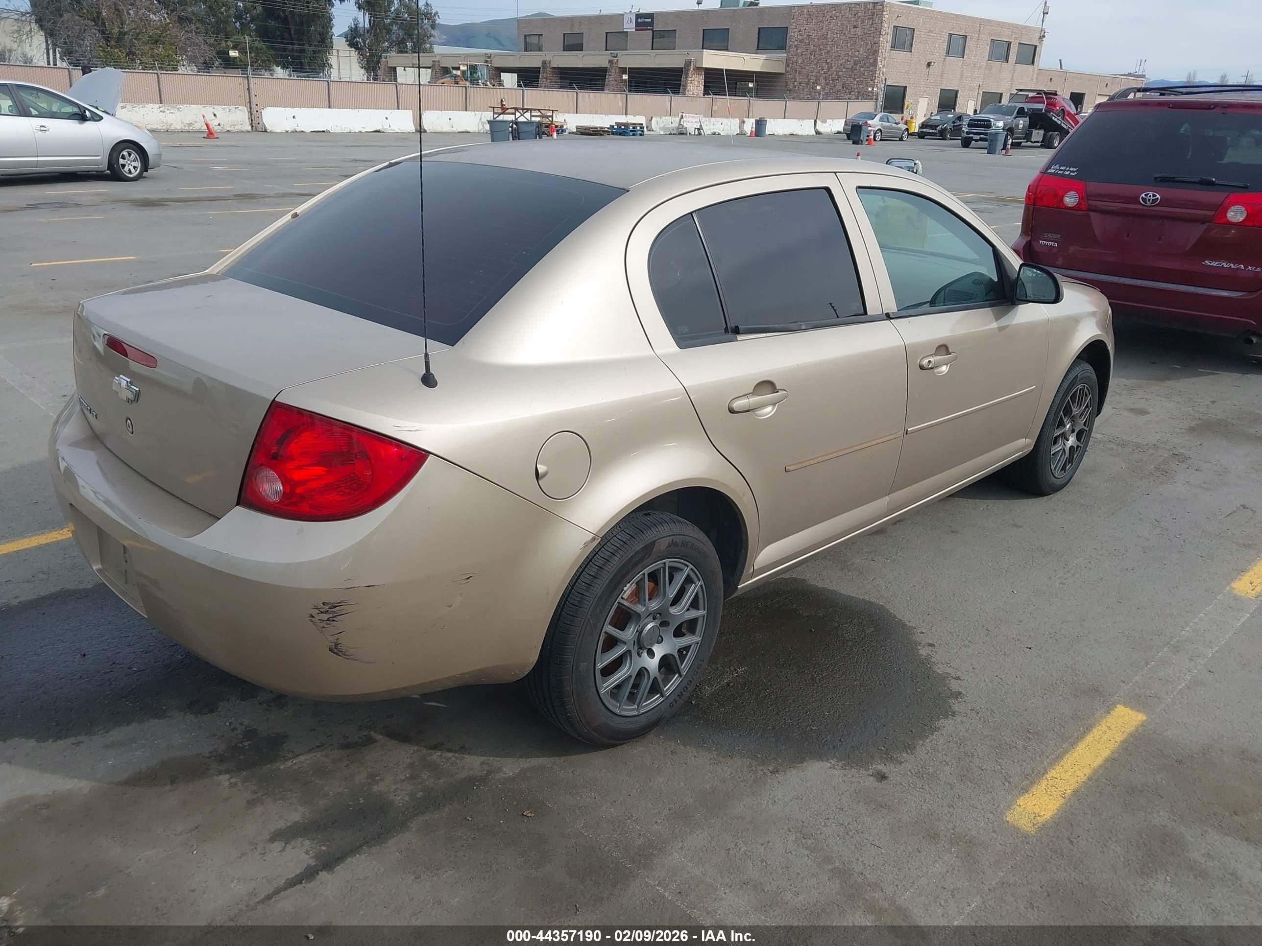 CHEVROLET COBALT image 4