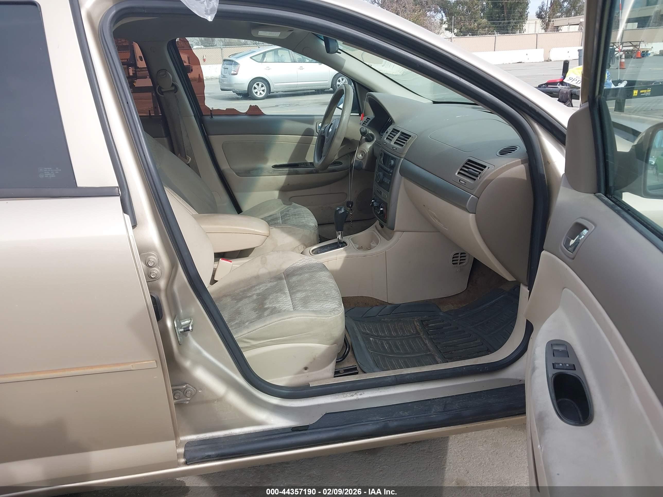 CHEVROLET COBALT image 5