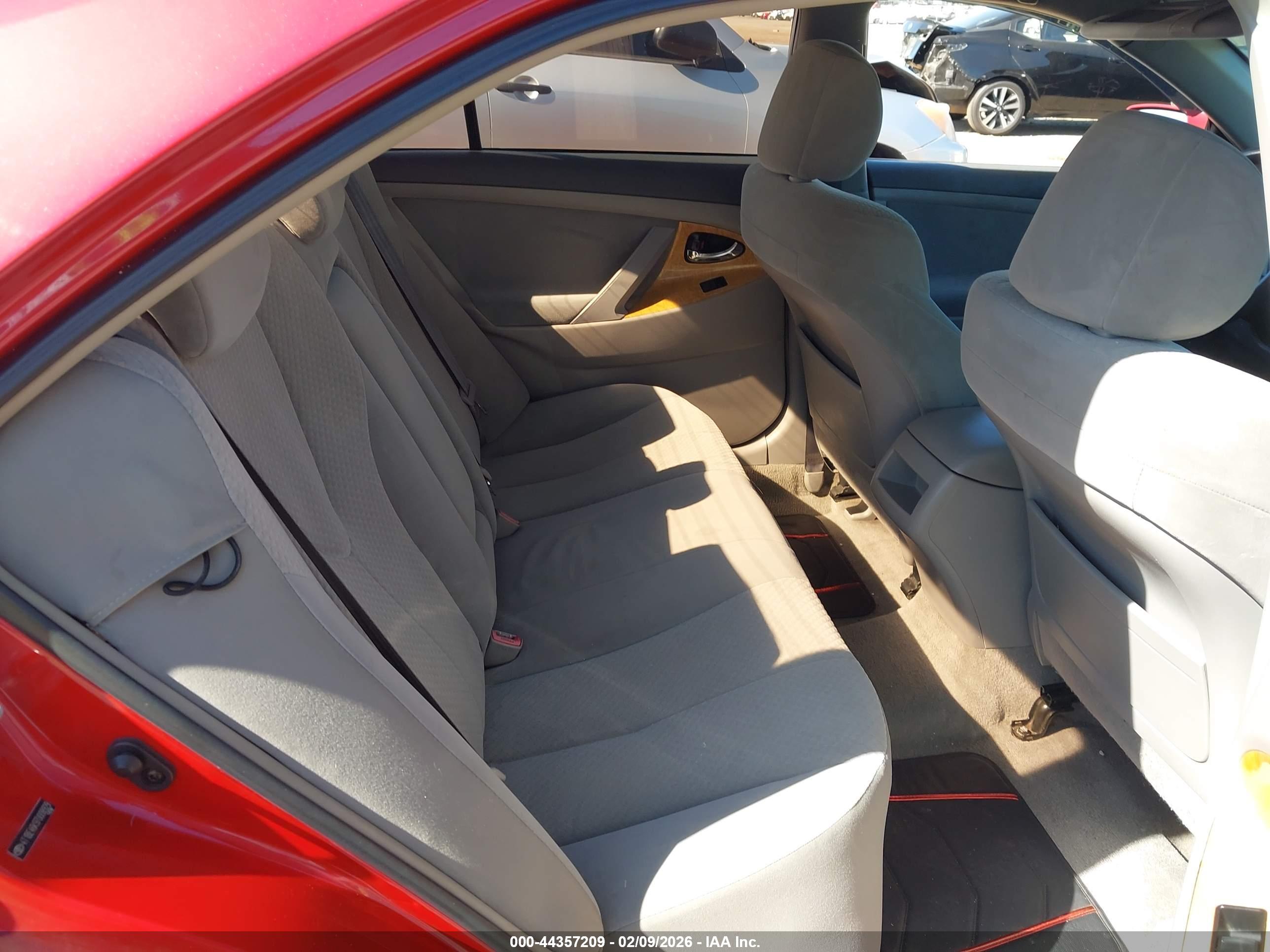 TOYOTA CAMRY image 8