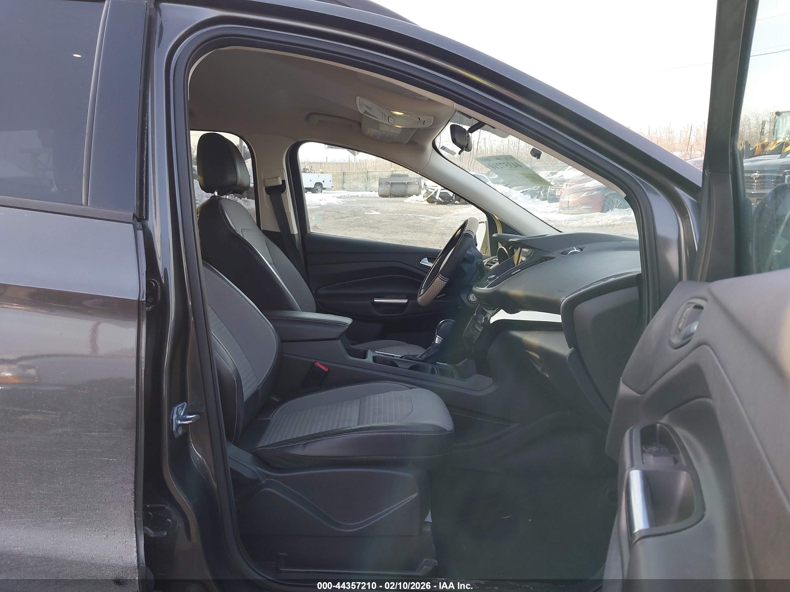 FORD ESCAPE image 5