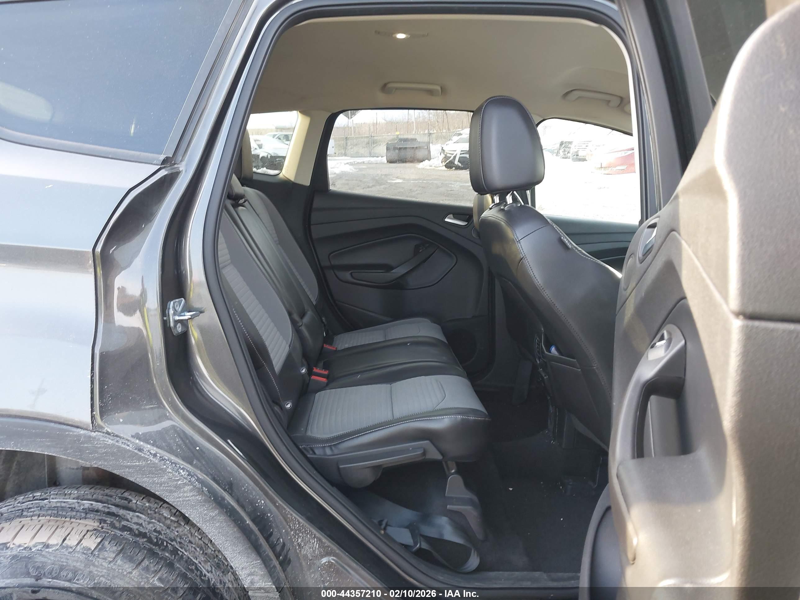 FORD ESCAPE image 8
