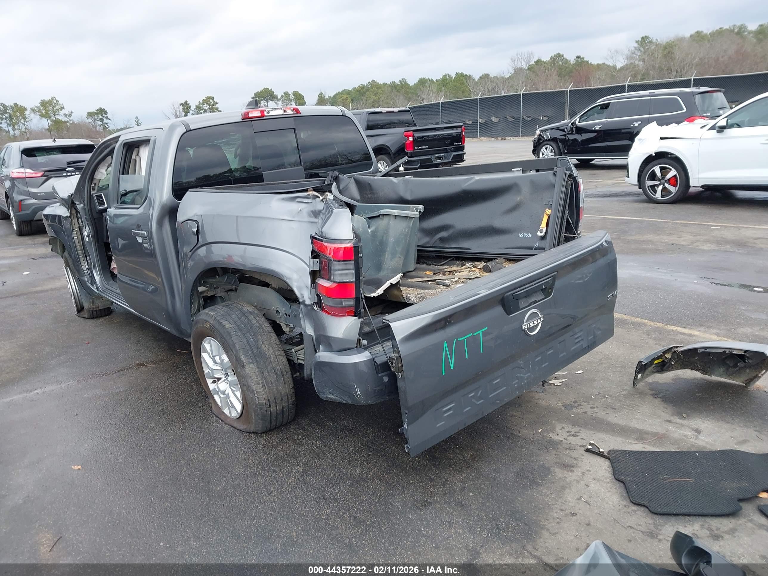 NISSAN FRONTIER image 3
