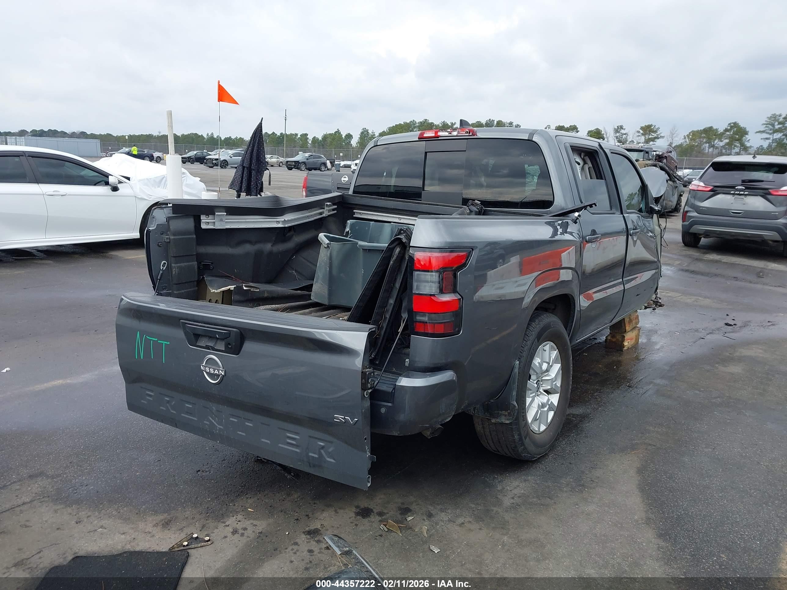 NISSAN FRONTIER image 4