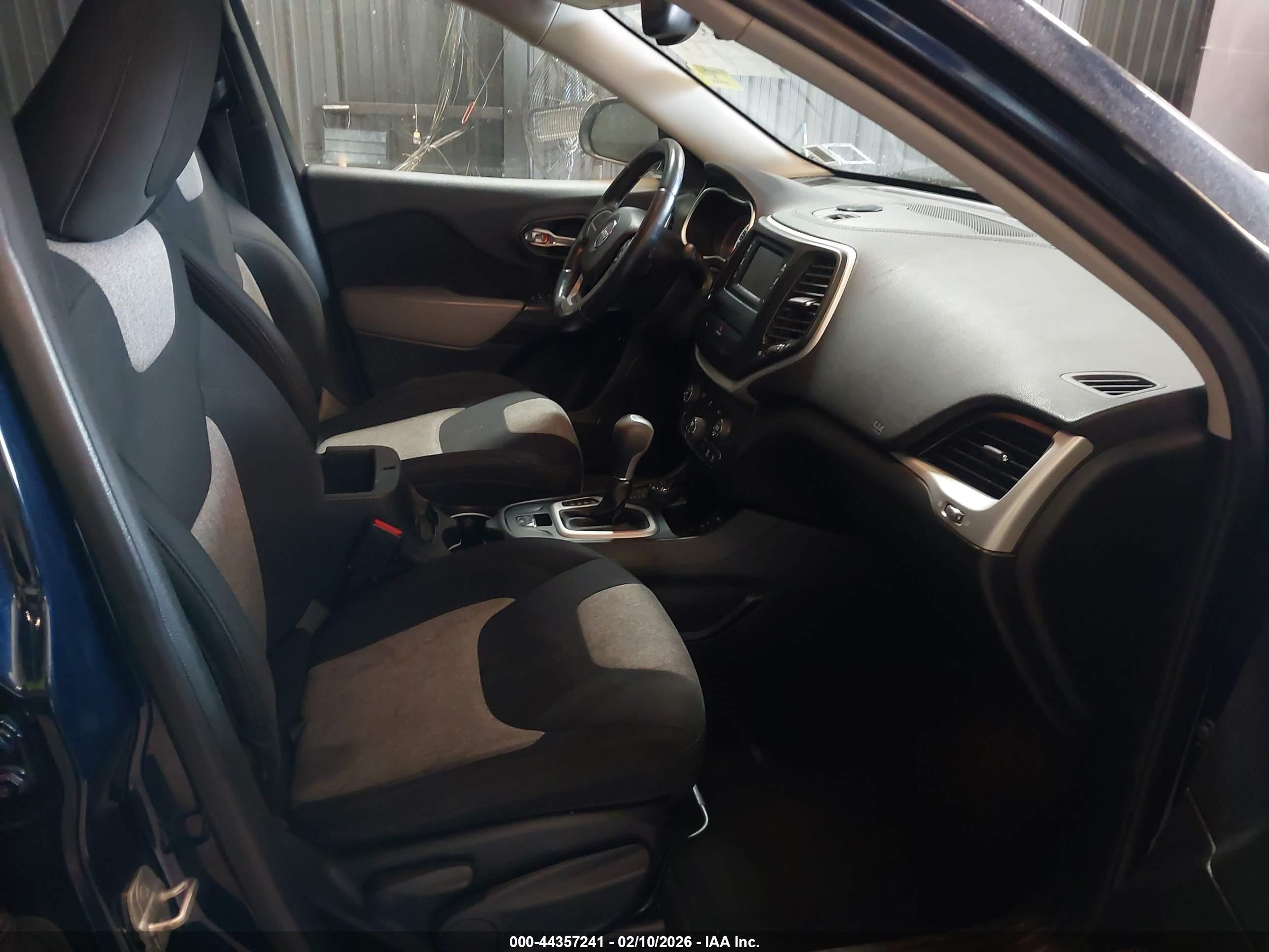 JEEP CHEROKEE image 5