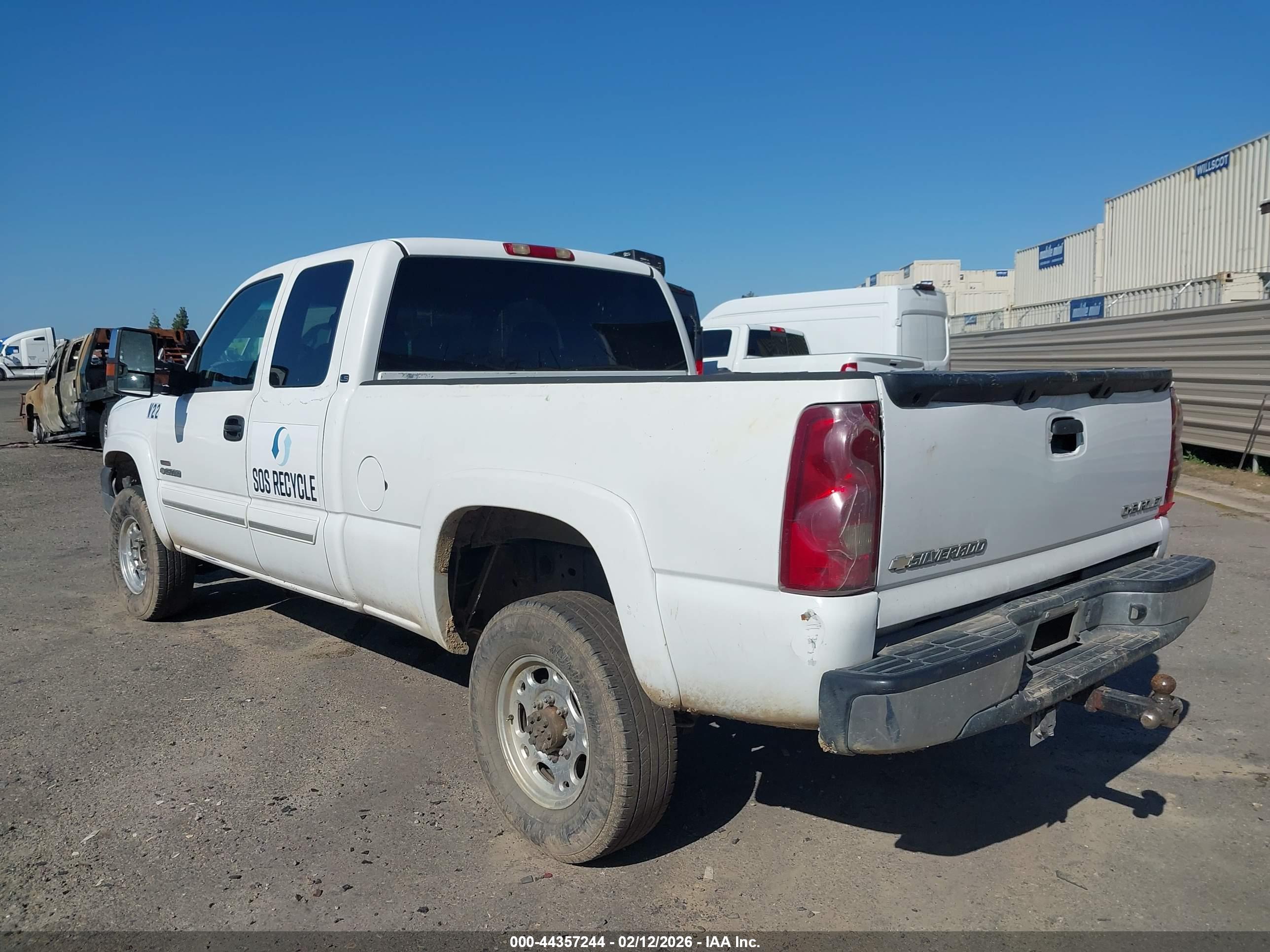 CHEVROLET SILVERADO image 3