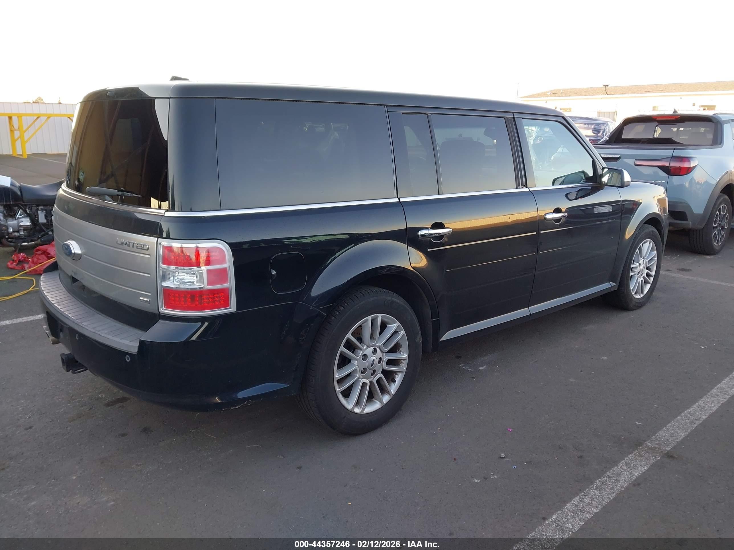 FORD FLEX image 4