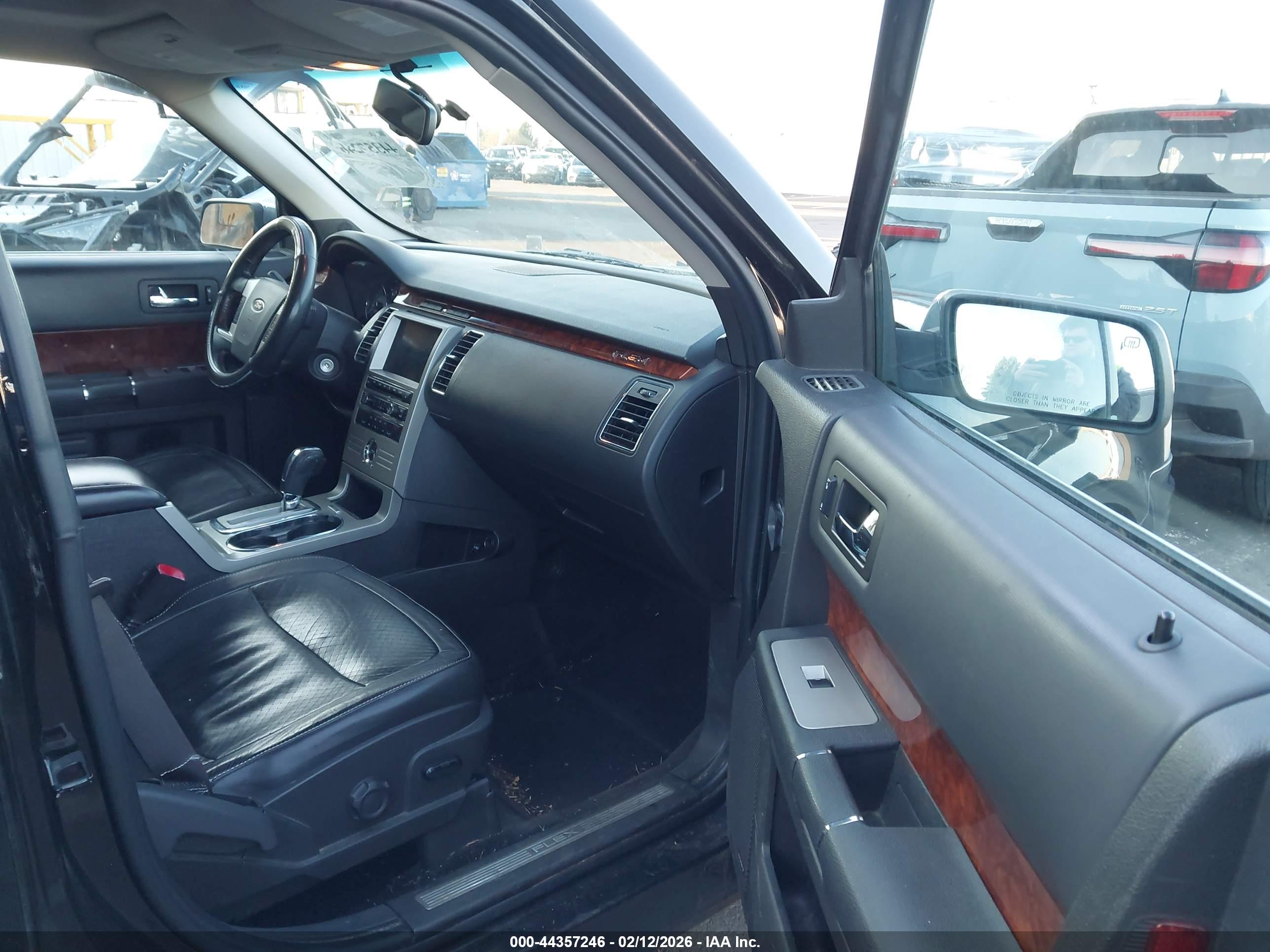 FORD FLEX image 5