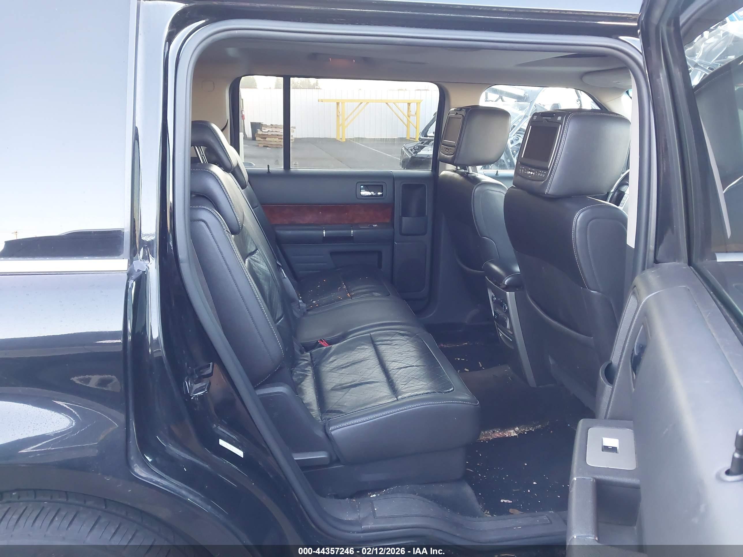 FORD FLEX image 8