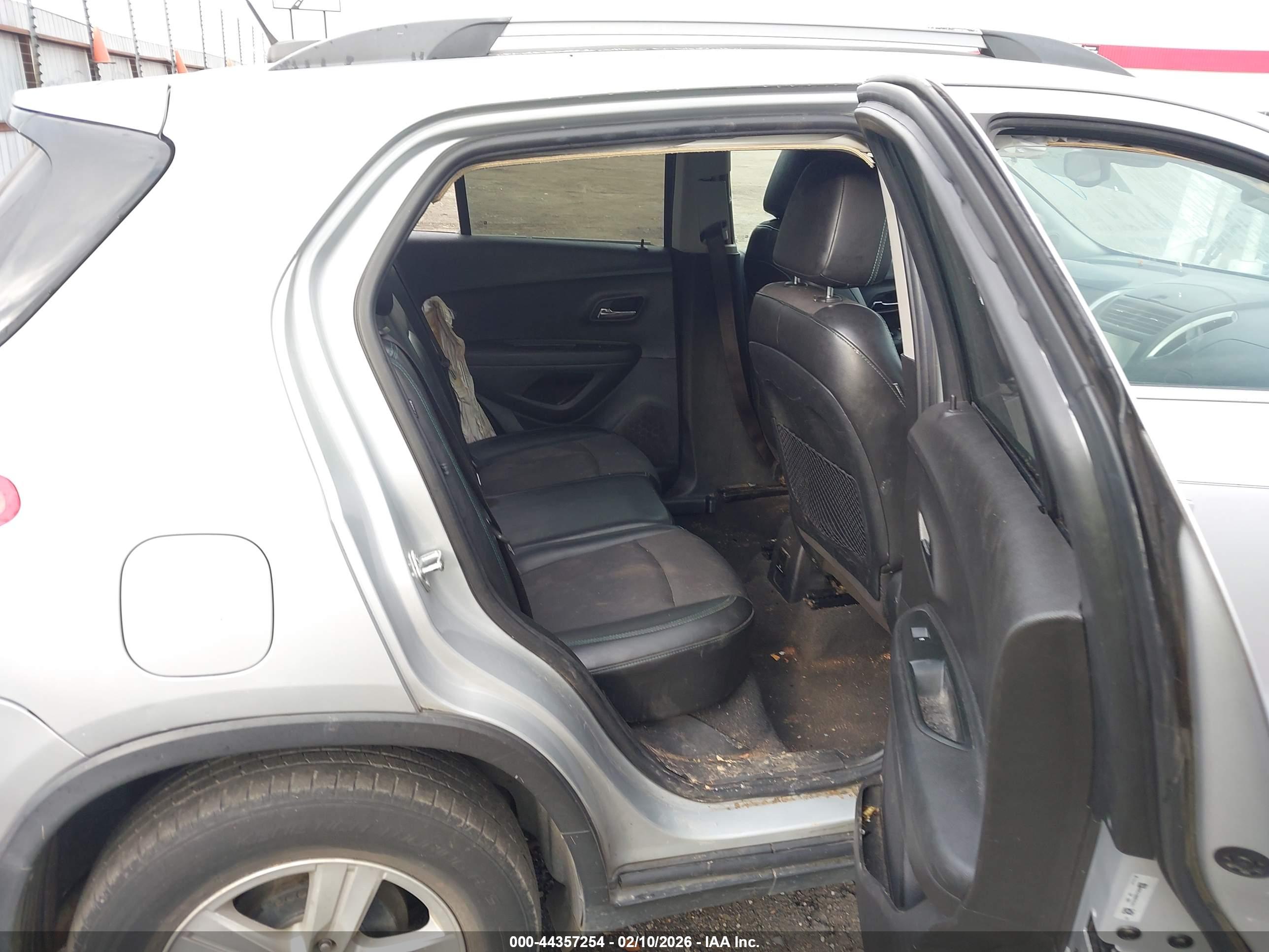 CHEVROLET TRAX image 8