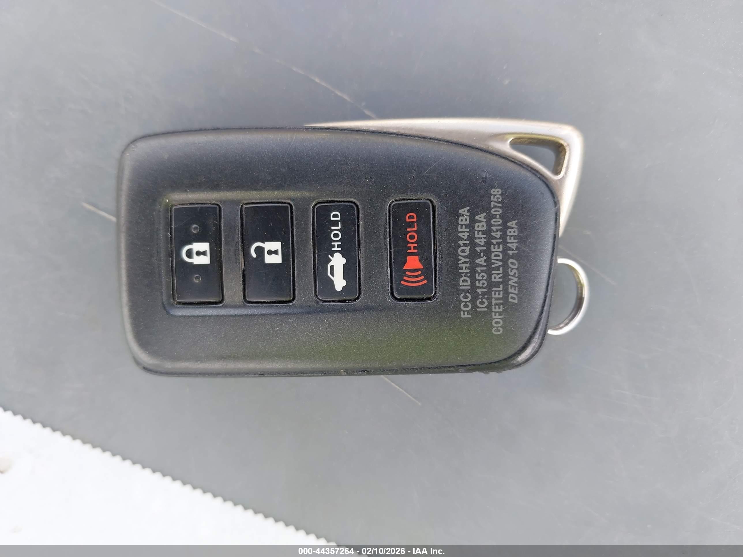 LEXUS IS image 11