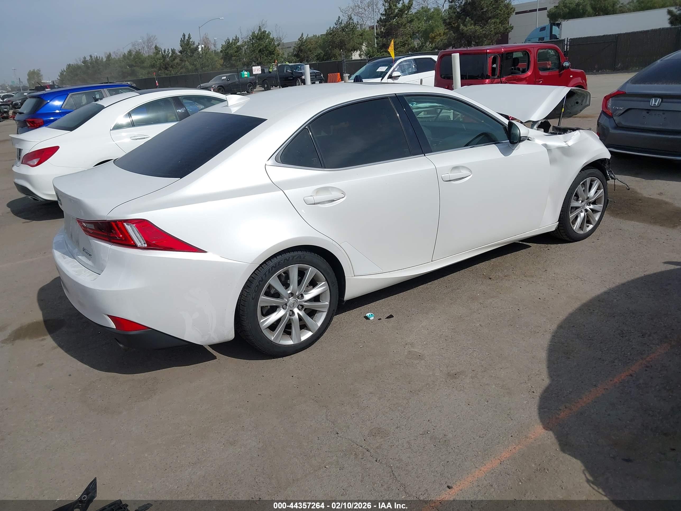 LEXUS IS image 4