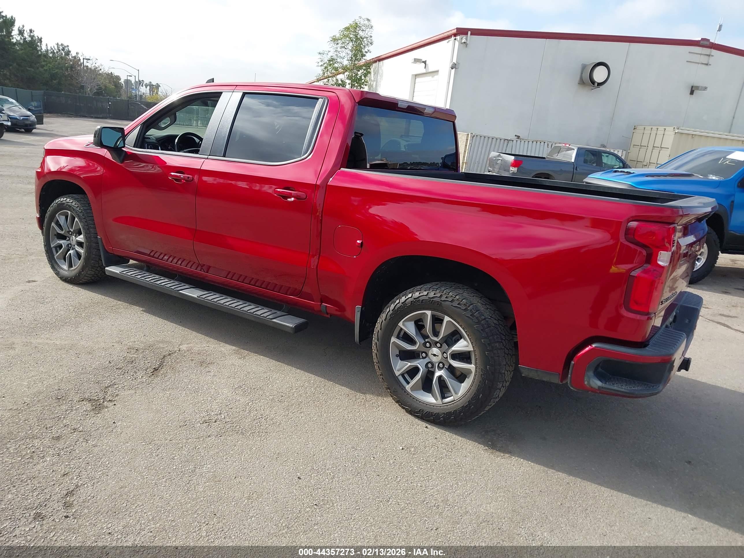 CHEVROLET SILVERADO image 3