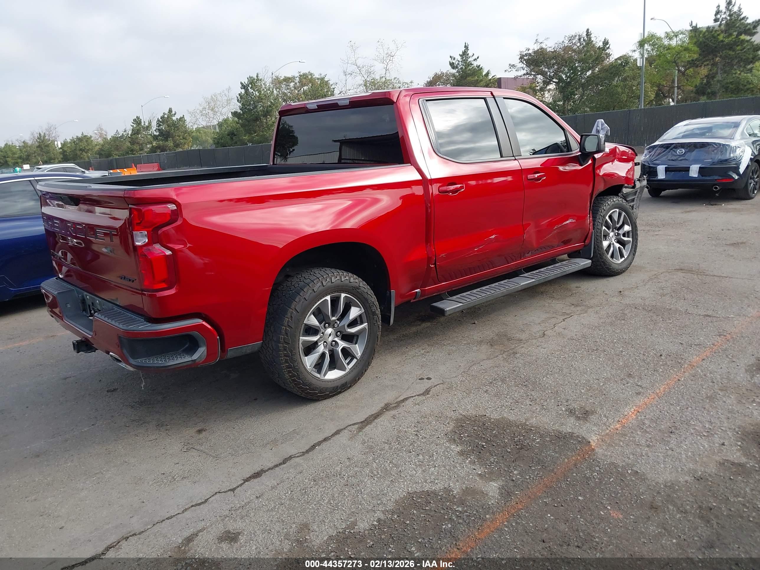 CHEVROLET SILVERADO image 4