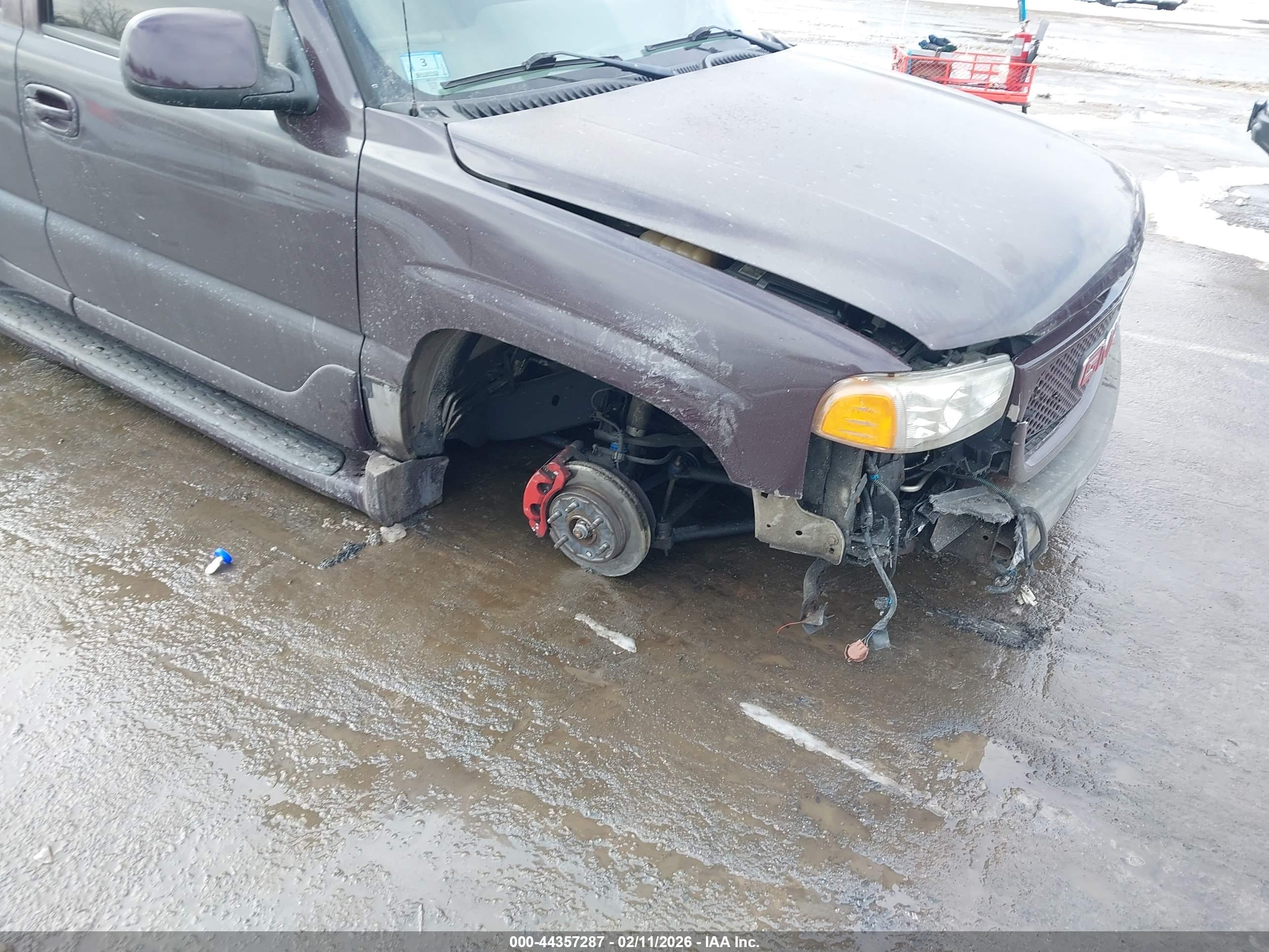 GMC YUKON image 6