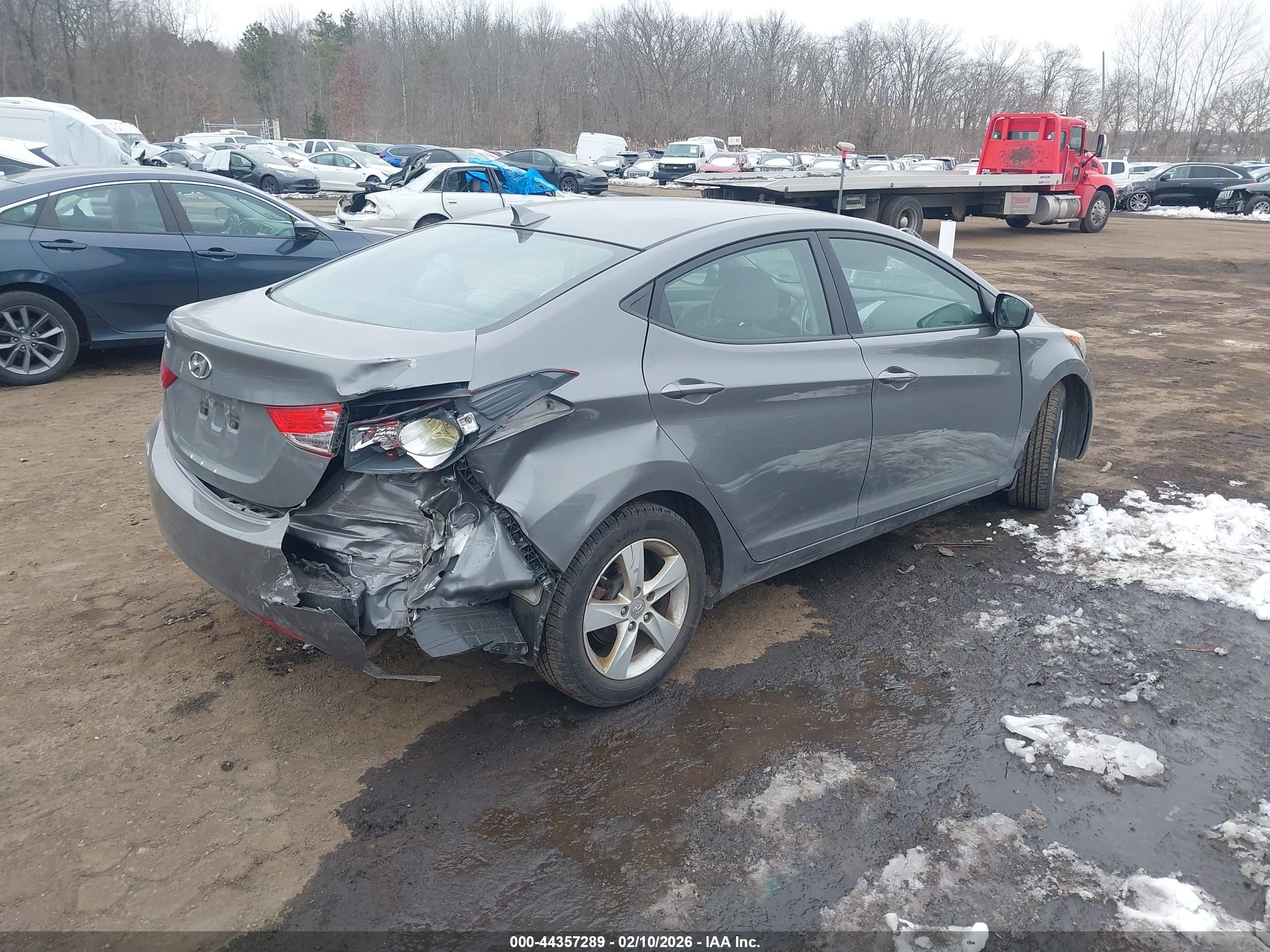 HYUNDAI ELANTRA image 6