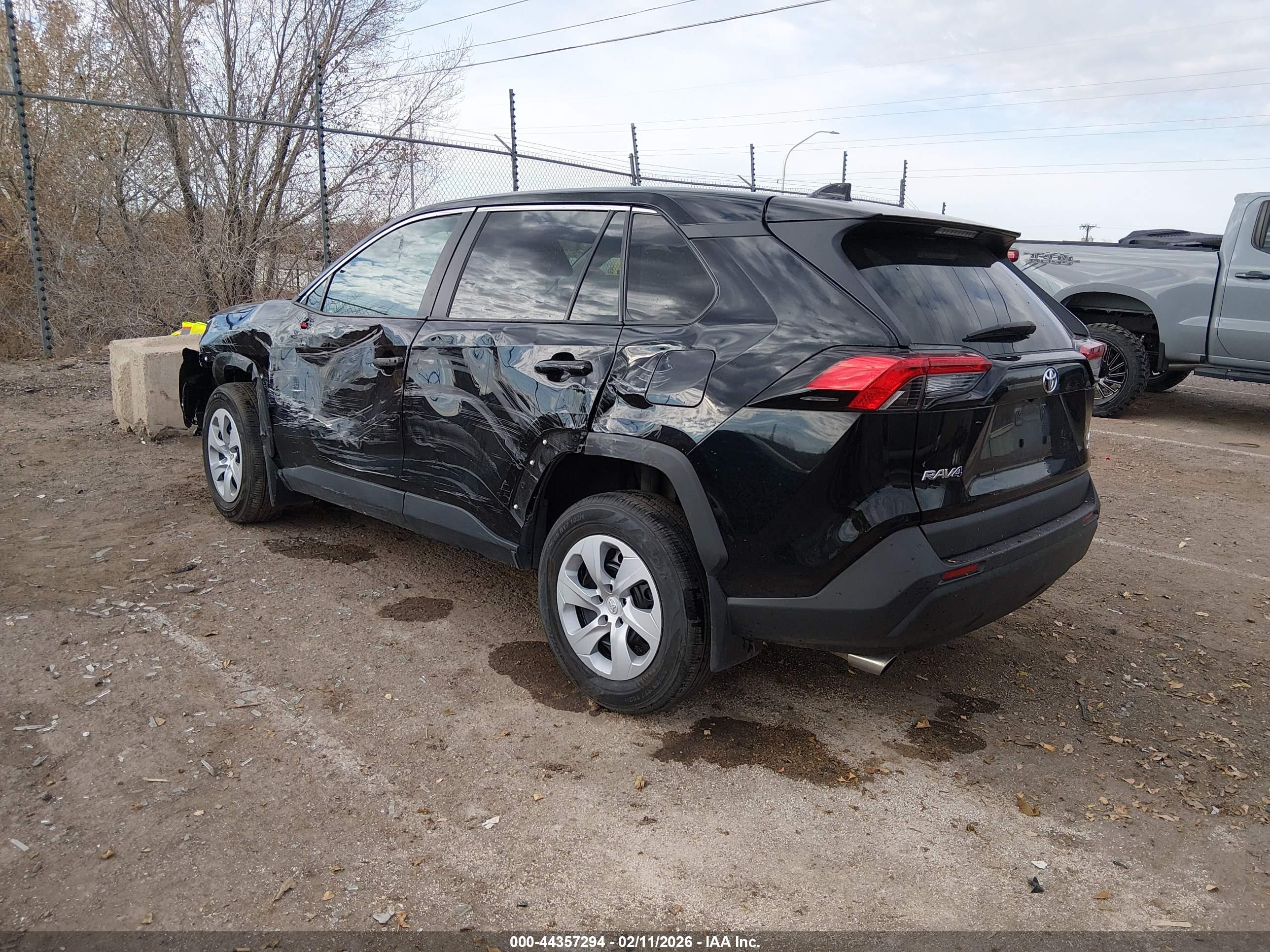TOYOTA RAV4 image 3