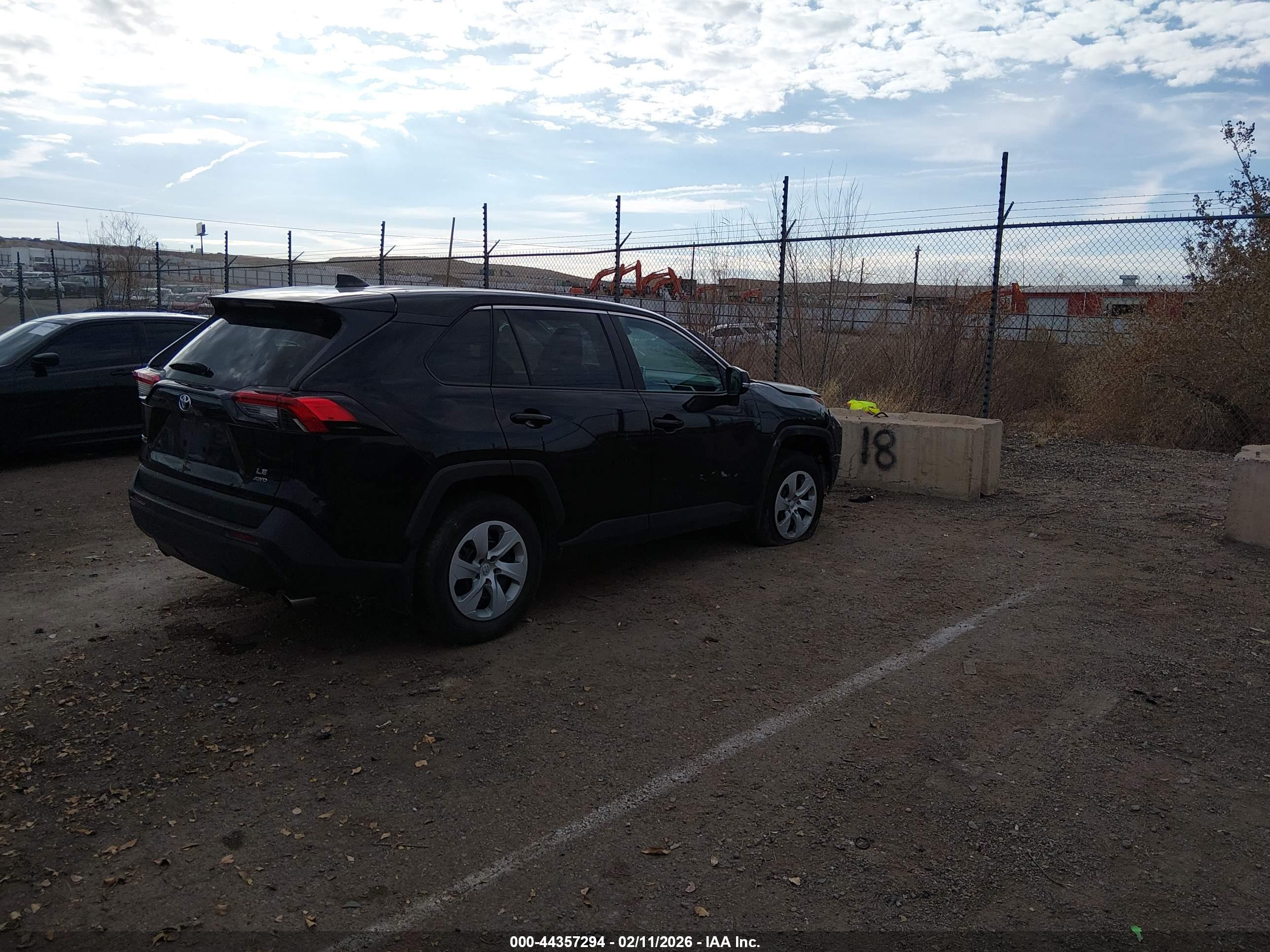 TOYOTA RAV4 image 4