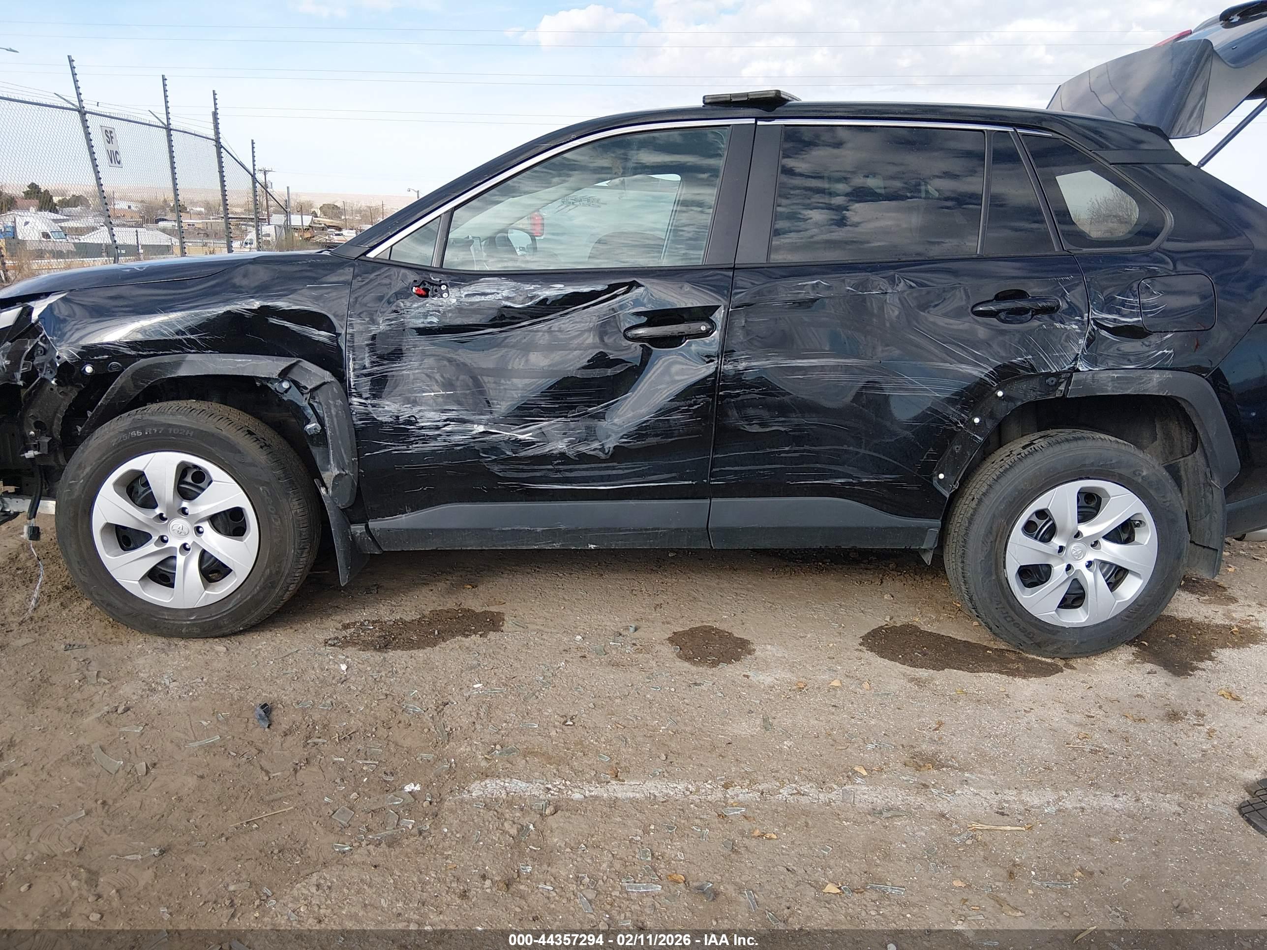 TOYOTA RAV4 image 6