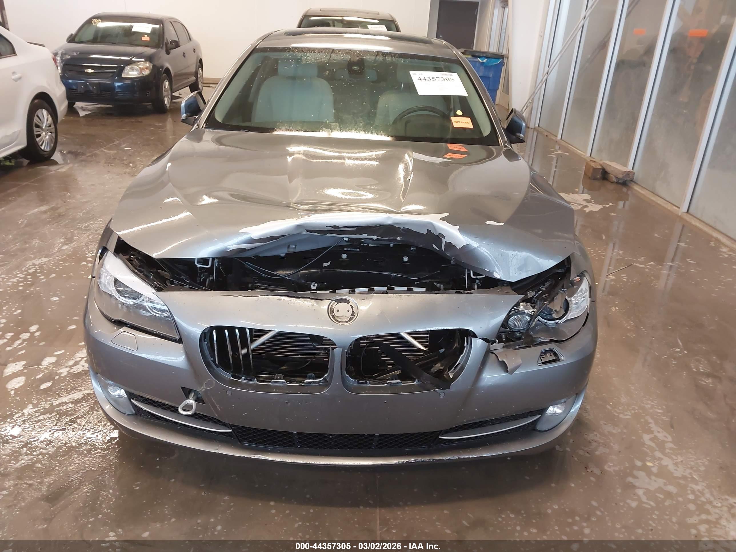 BMW 528I image 6