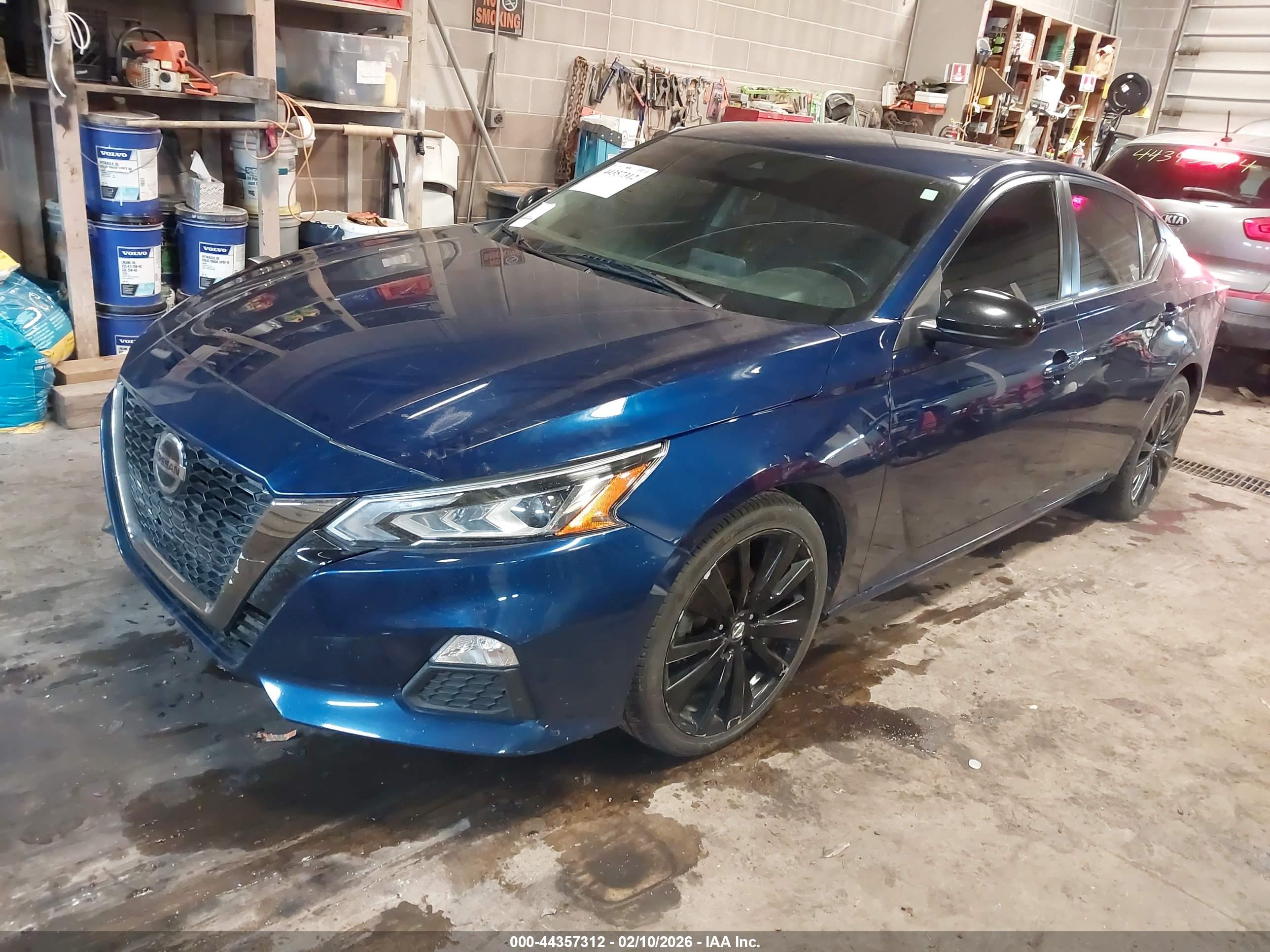 NISSAN ALTIMA image 2