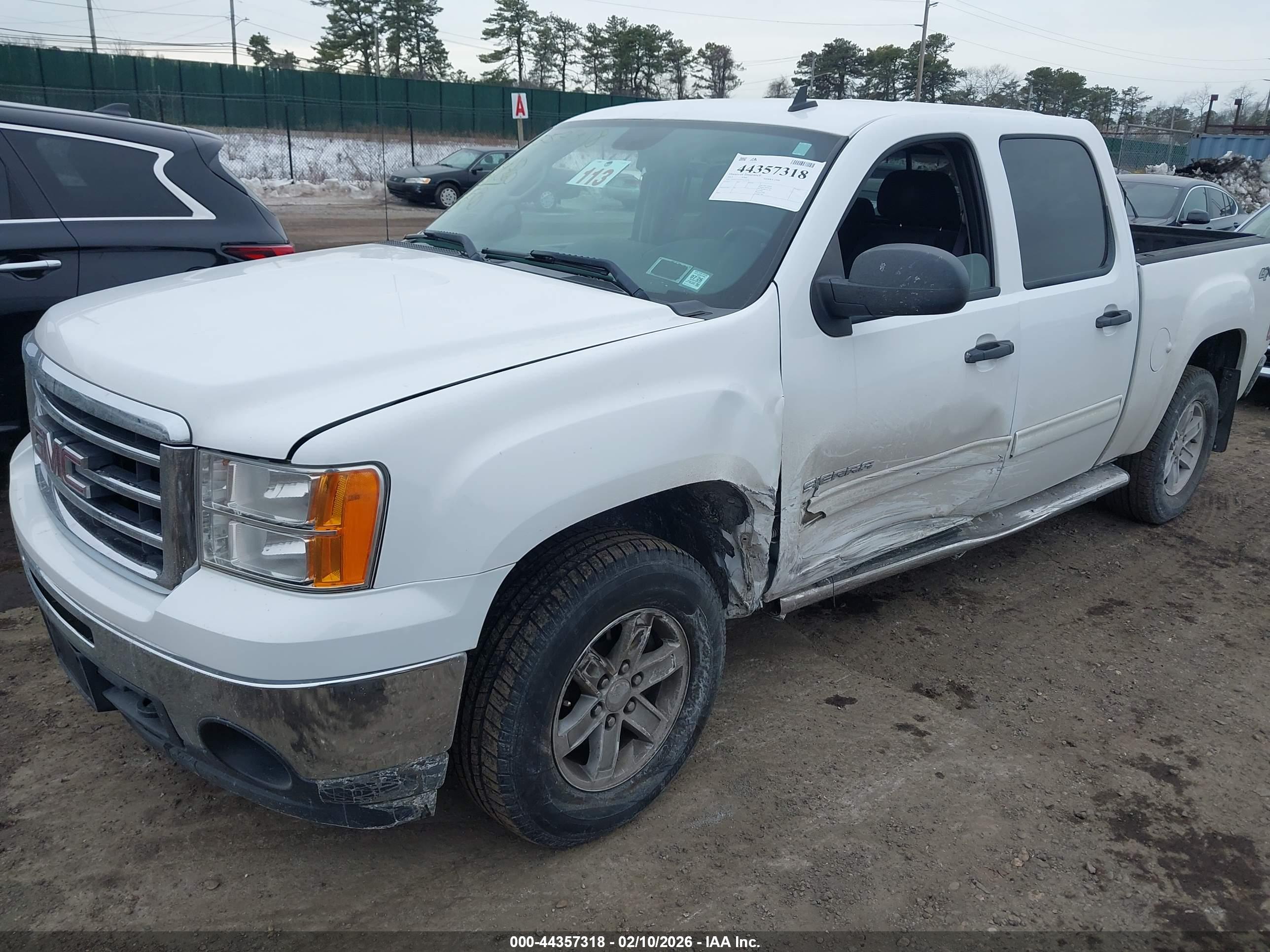 GMC SIERRA image 2