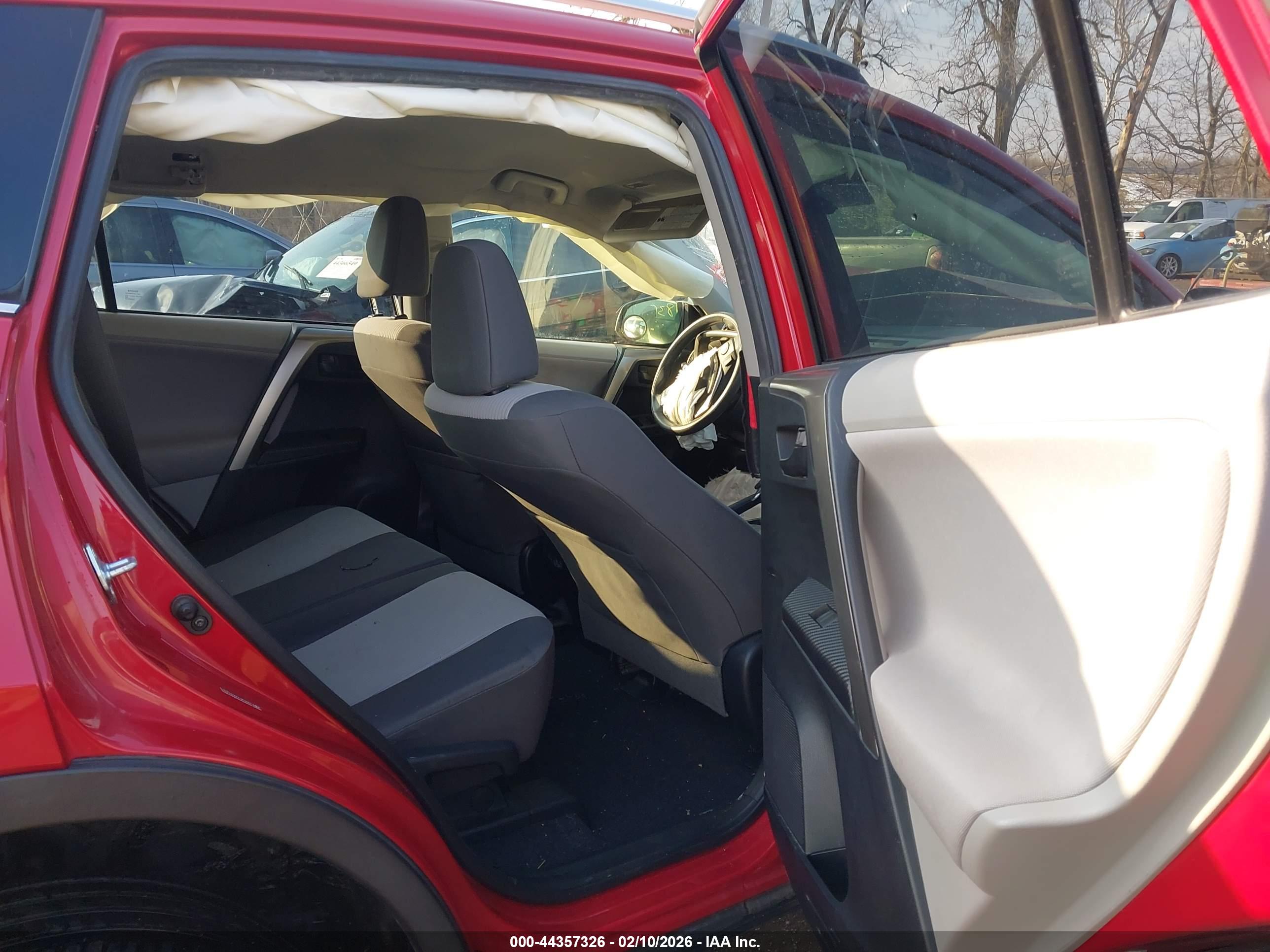 TOYOTA RAV4 image 8